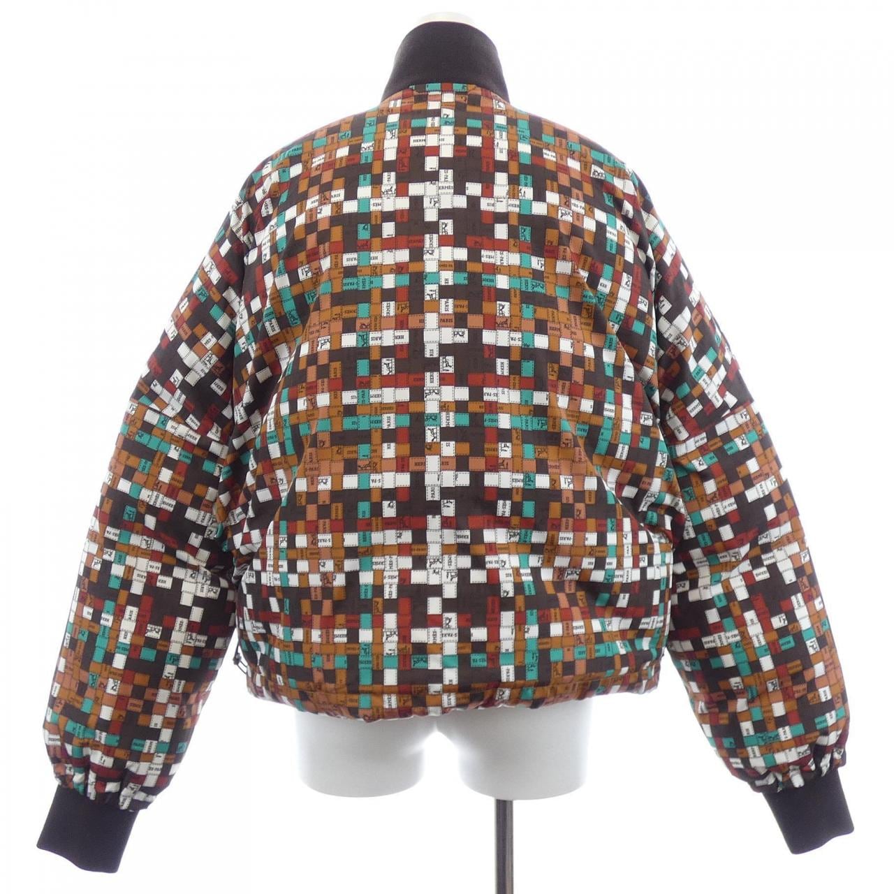 エルメス HERMES ボリュデュック *97-7110β. ダウンジャケット