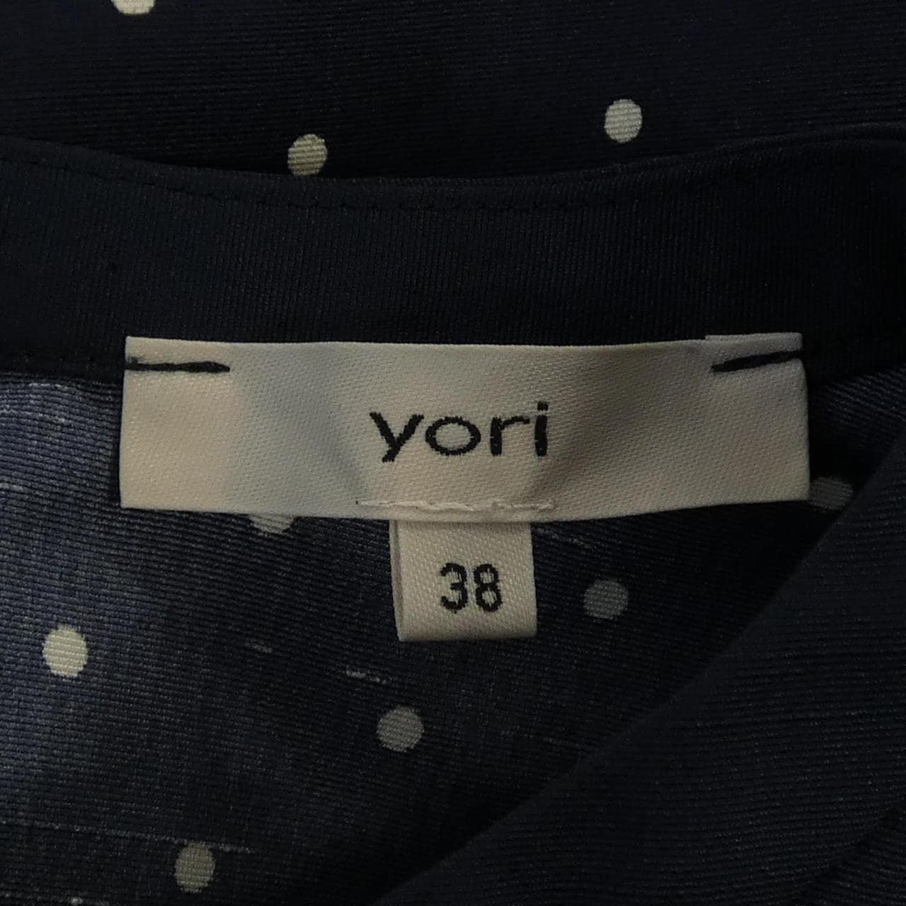 ヨリ yori トップス