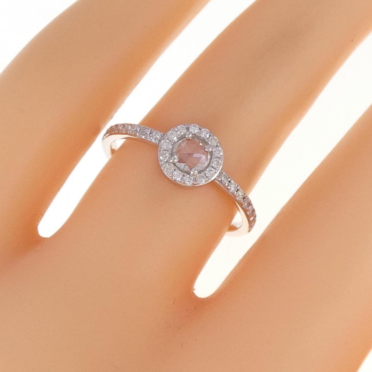 [BRAND NEW] K18WG Diamond Ring 0.15CT