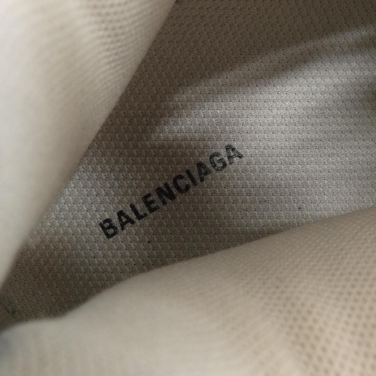 バレンシアガ BALENCIAGA TRIPLE S 536737 スニーカー