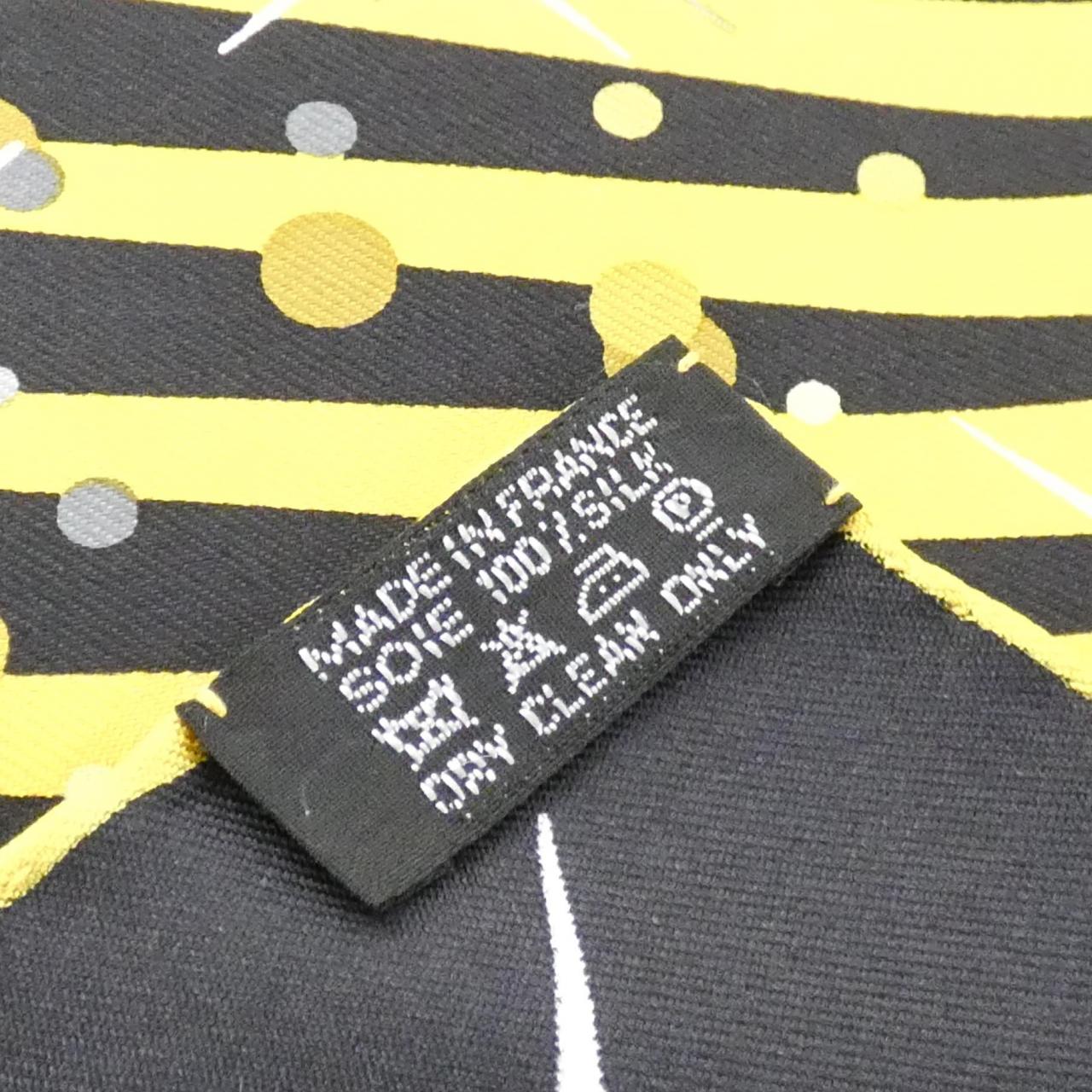 エルメス MAGIC KELLY カレ スカーフ