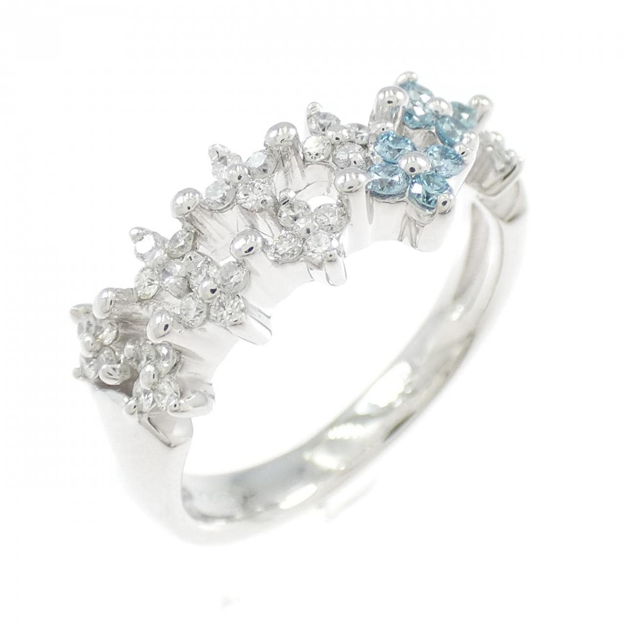 K18WG フラワー ダイヤモンド リング 0.34CT