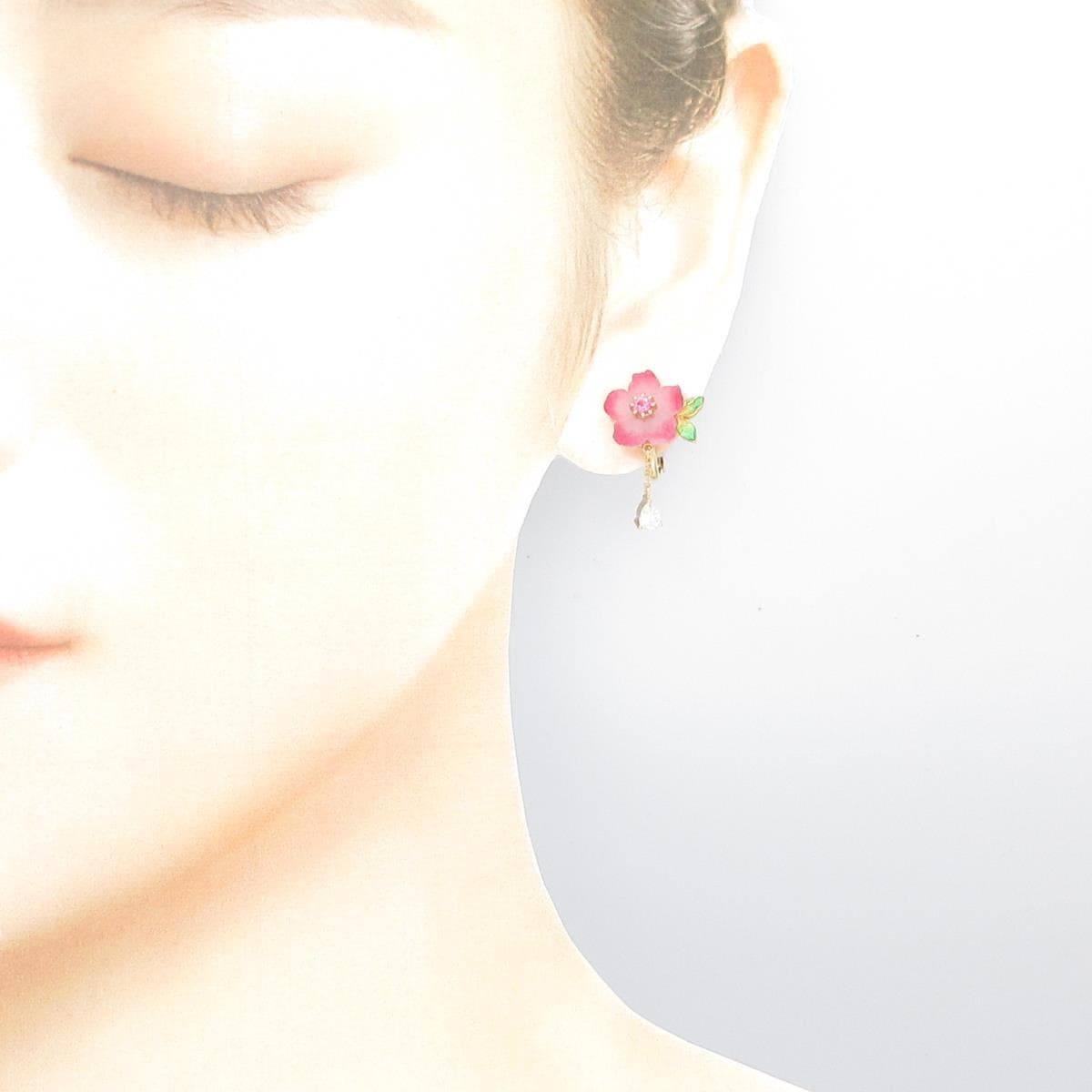 Nakajima Kunio flower colored stone earrings
