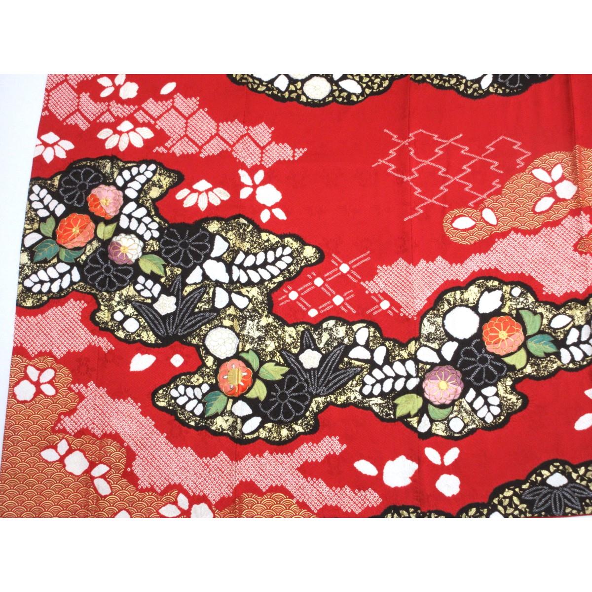 振袖　友禅金彩加工　絞り刺繍入り
