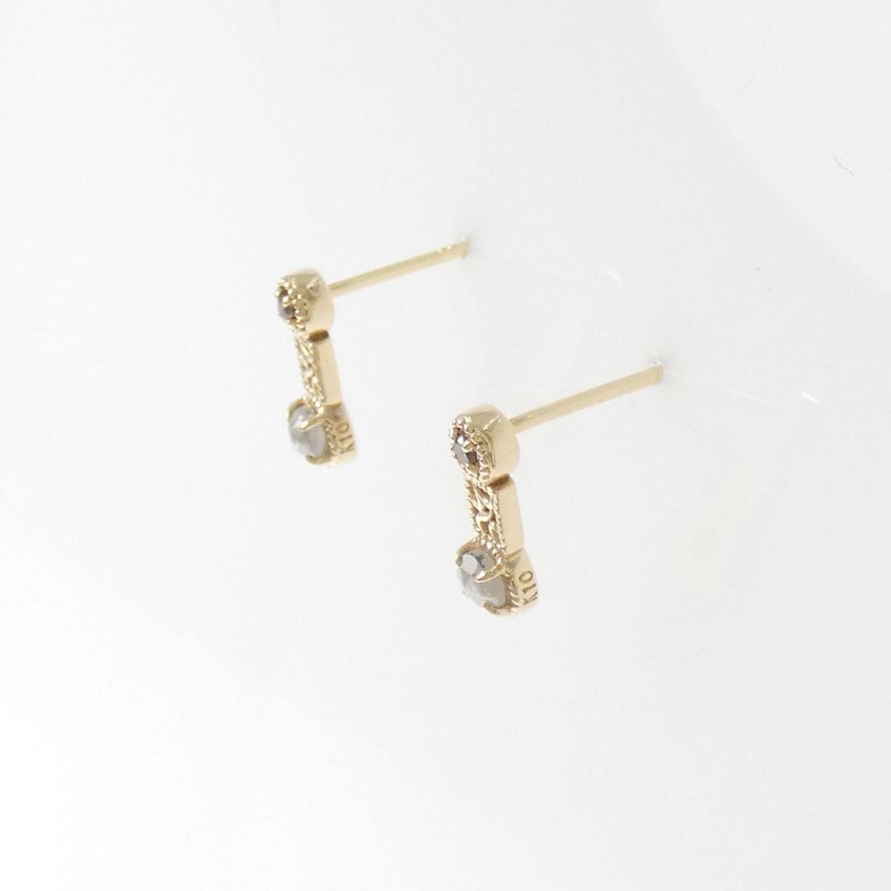 アガット ダイヤモンド ピアス 0.102CT