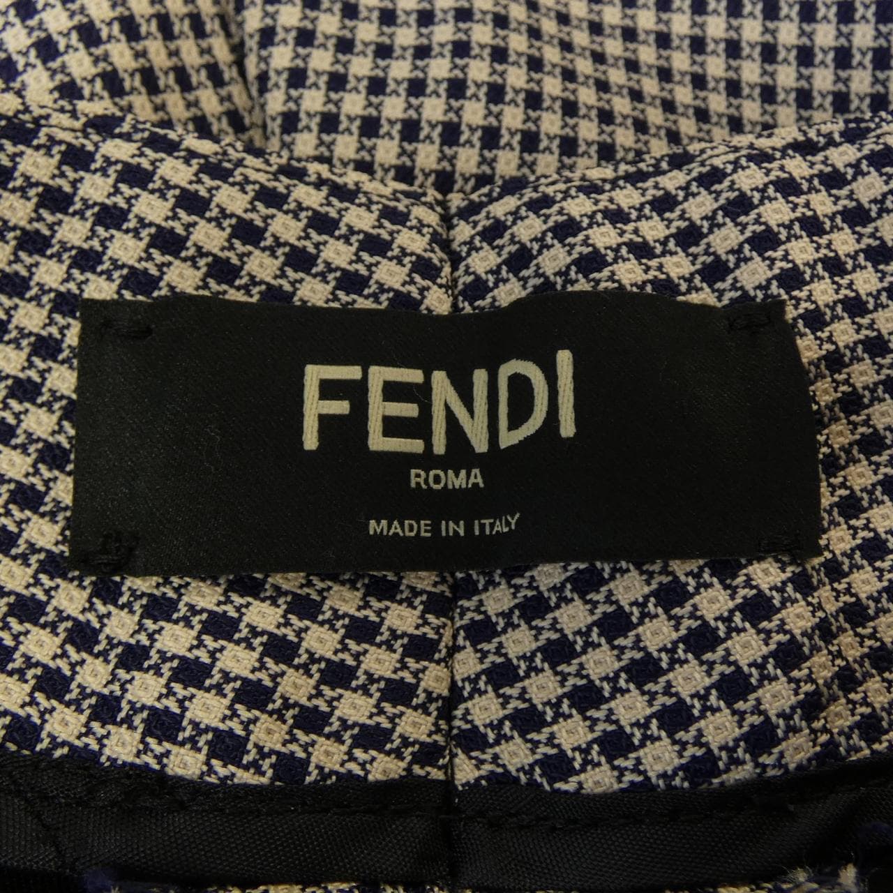 フェンディ FENDI FB0434 08L ショートパンツ