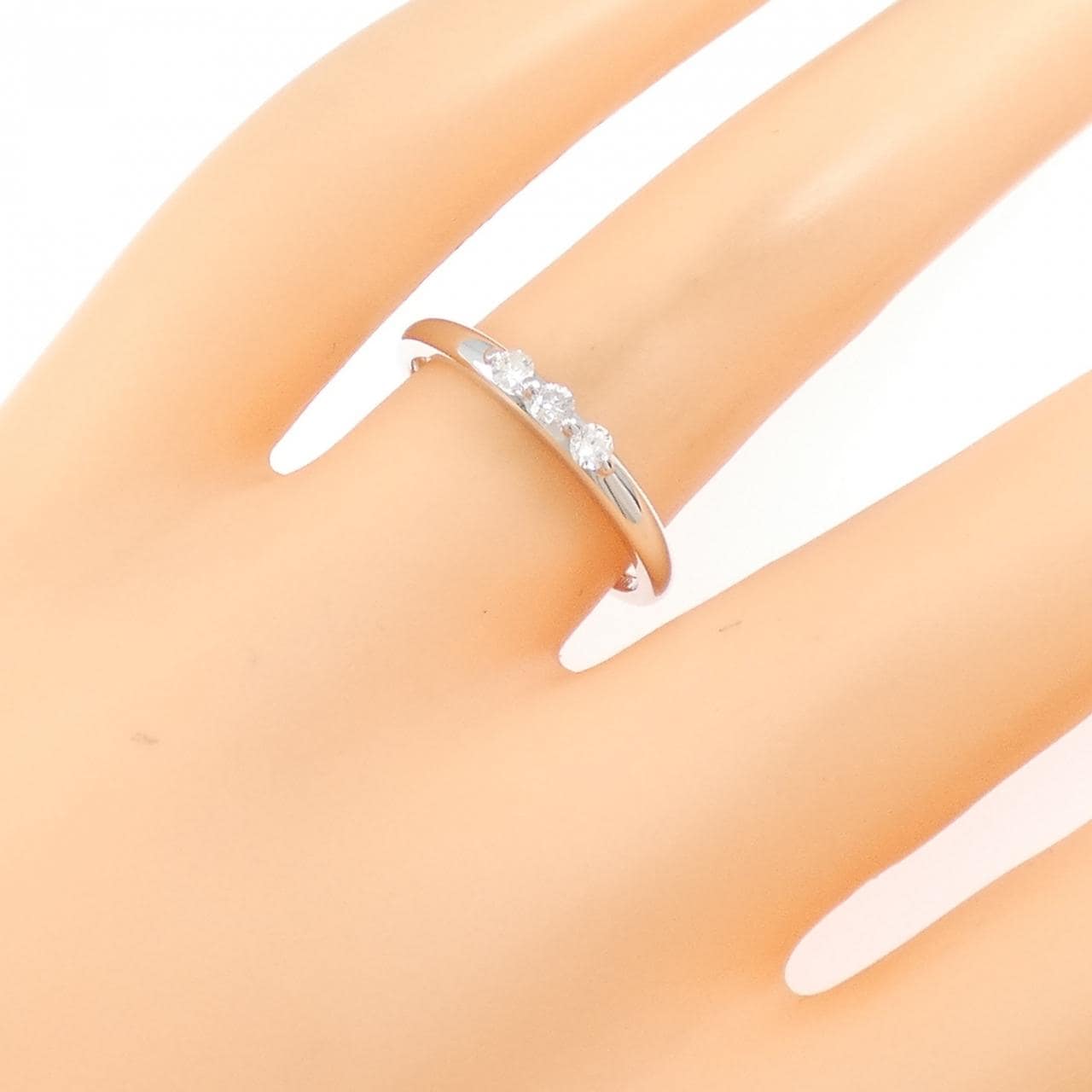 K18WG スリーストーン ダイヤモンド リング 0.15CT