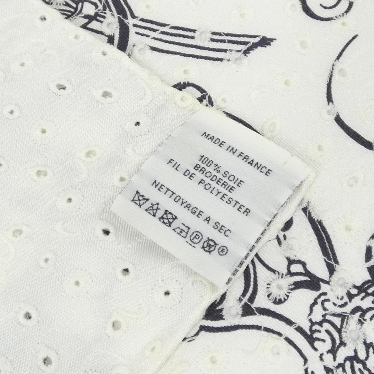 エルメス CARRE BRODERIE ANGLAISE 983529S スカーフ