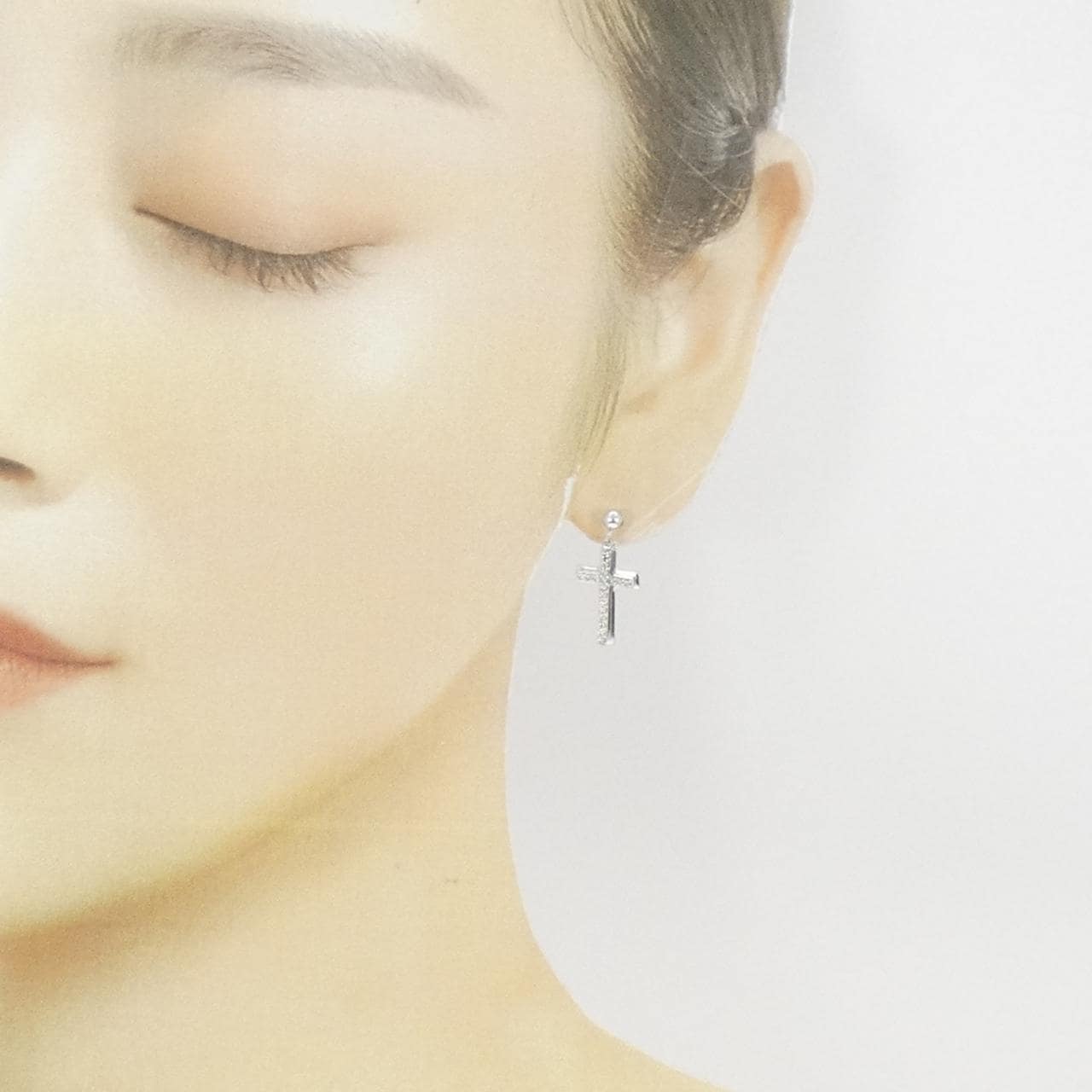 コメ兵｜K18WG クロス ダイヤモンド ピアス 0.44CT｜ジュエリー