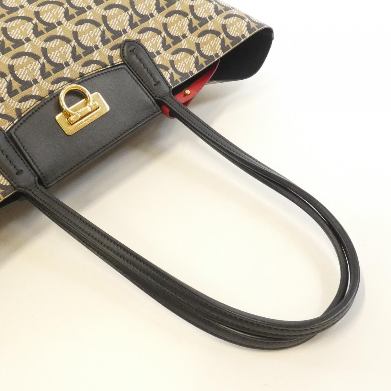 サルヴァトーレフェラガモ トラベルトート  21 I012 バッグ