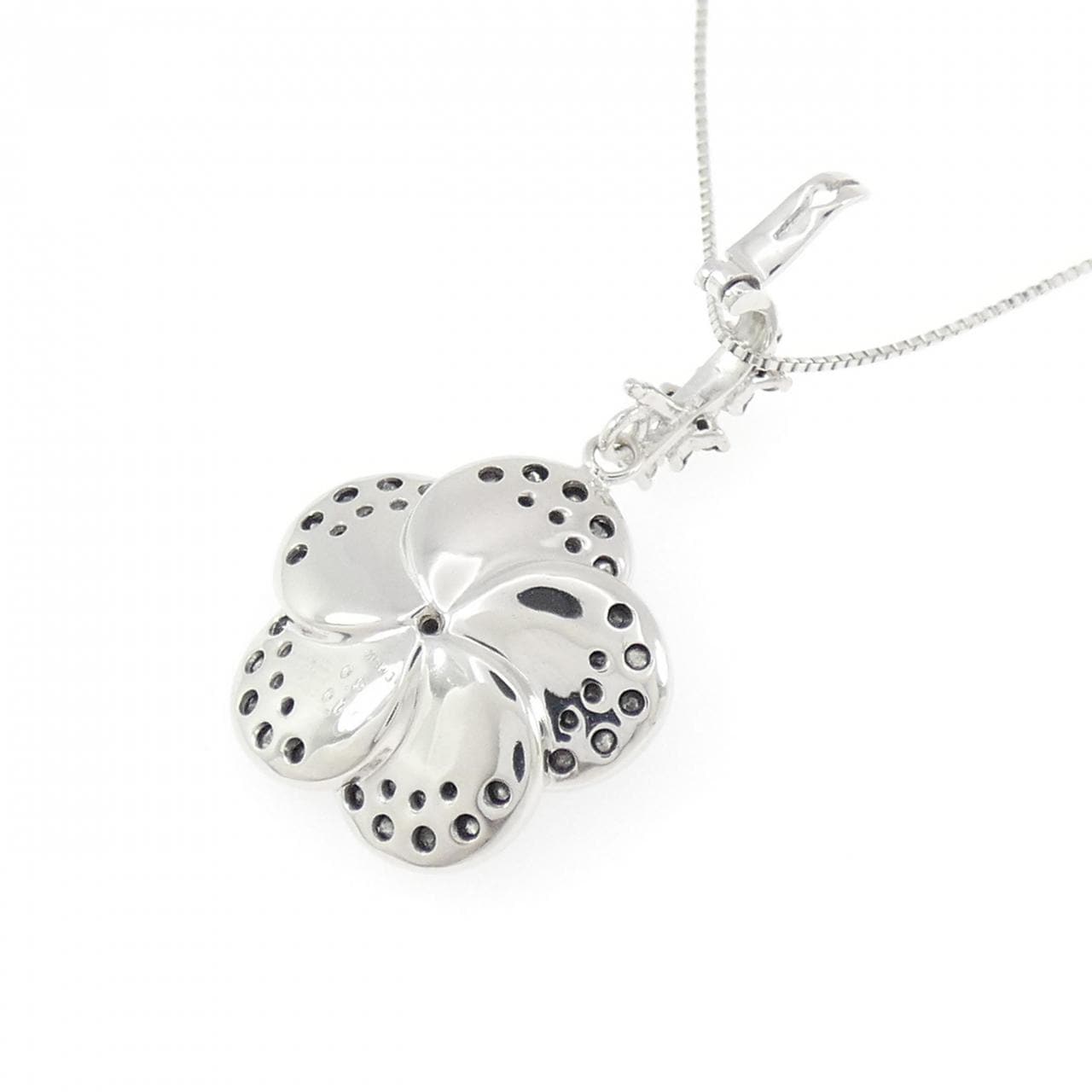 K18WG/K18BG フラワー ダイヤモンド ネックレス 0.16CT