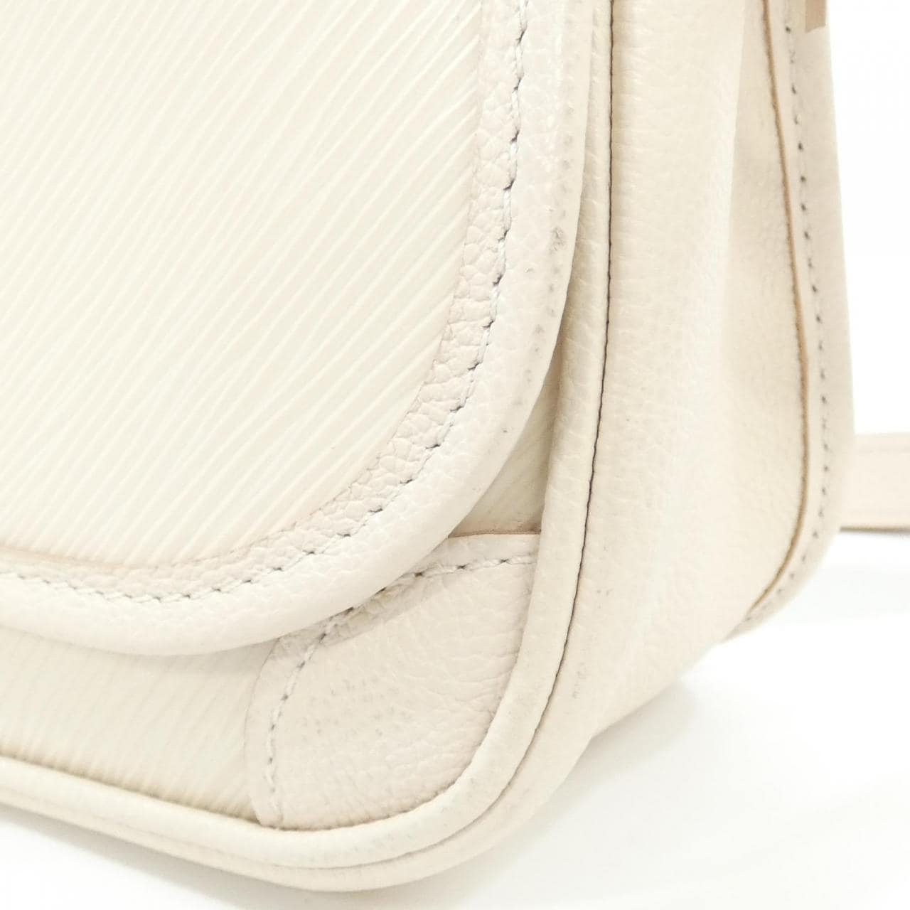 ルイヴィトン エピ ビュシ M59457 ショルダーバッグ