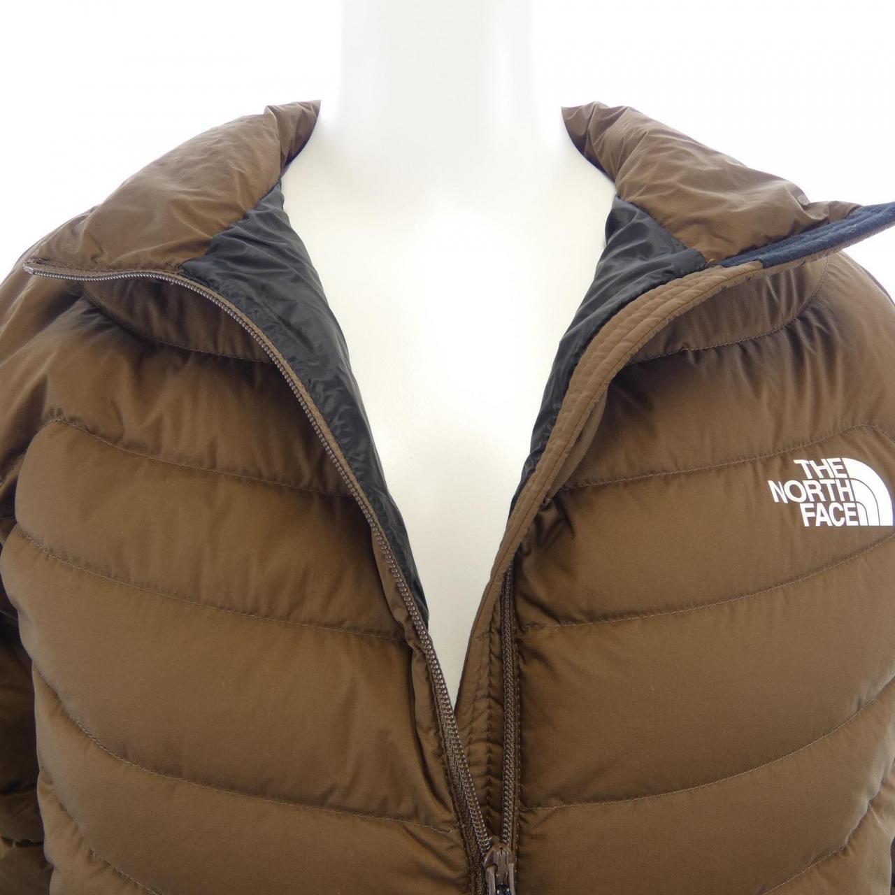 ザノースフェイス THE NORTH FACE NYW32012 ダウンジャケット