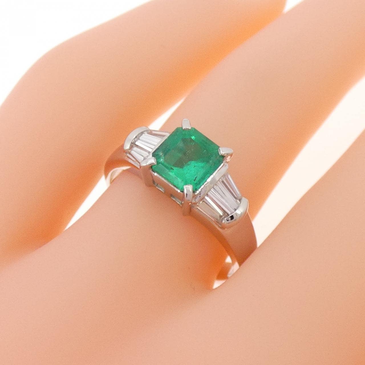 PT900翡翠戒指0.81CT