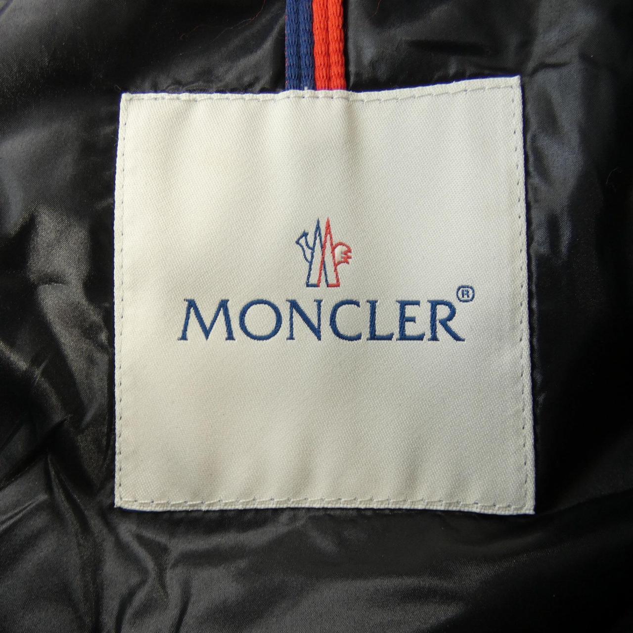 モンクレール MONCLER ダウンジャケット