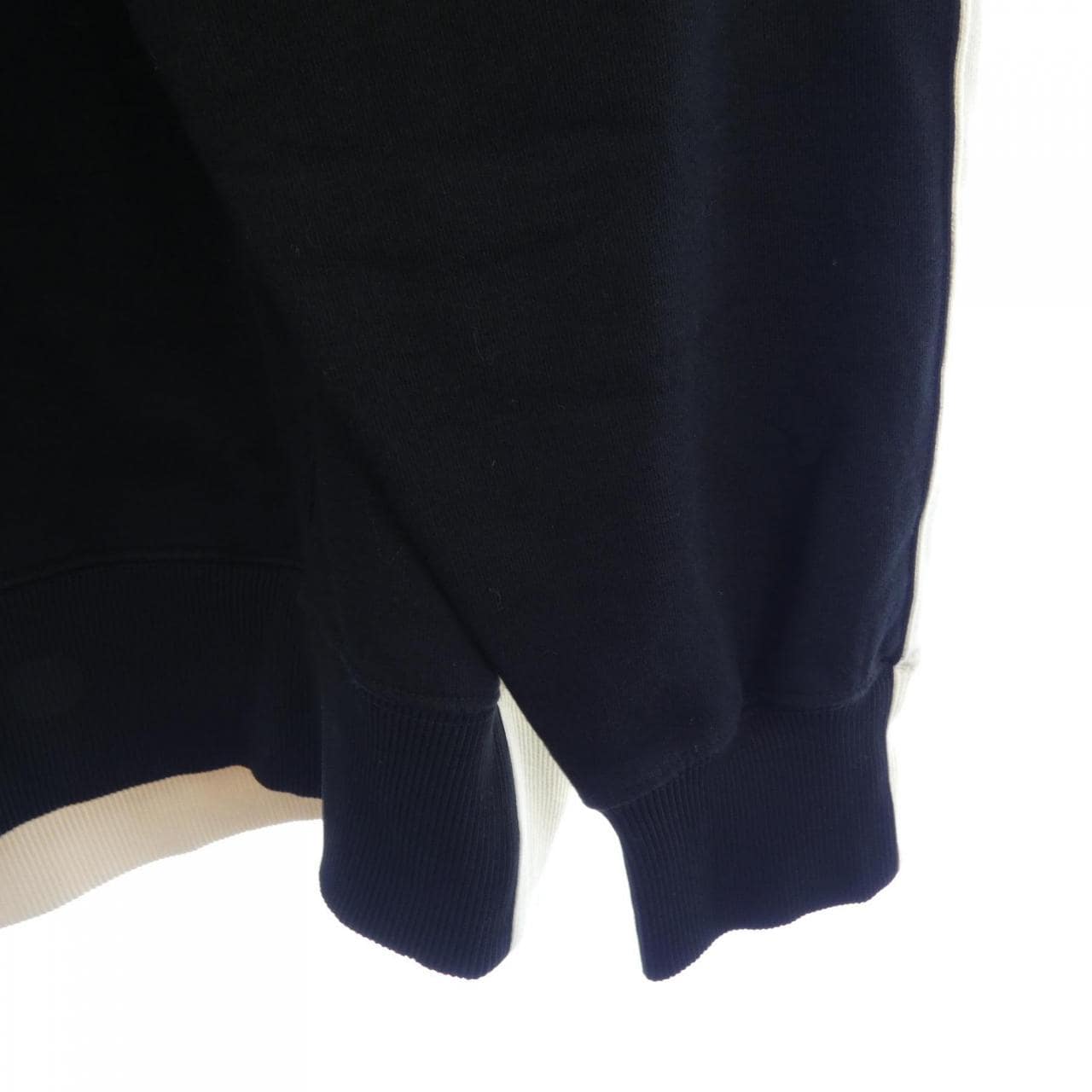 ヴァレンティノ VALENTINO パーカー