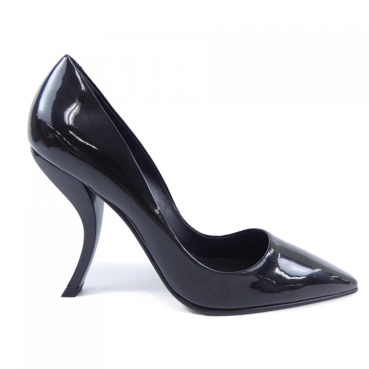 ロジェヴィヴィエ ROGER VIVIER パンプス