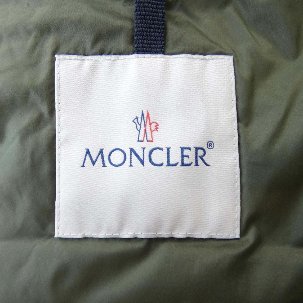 モンクレール MONCLER ダウンジャケット