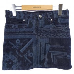 ヴェルサス VERSUS スカート