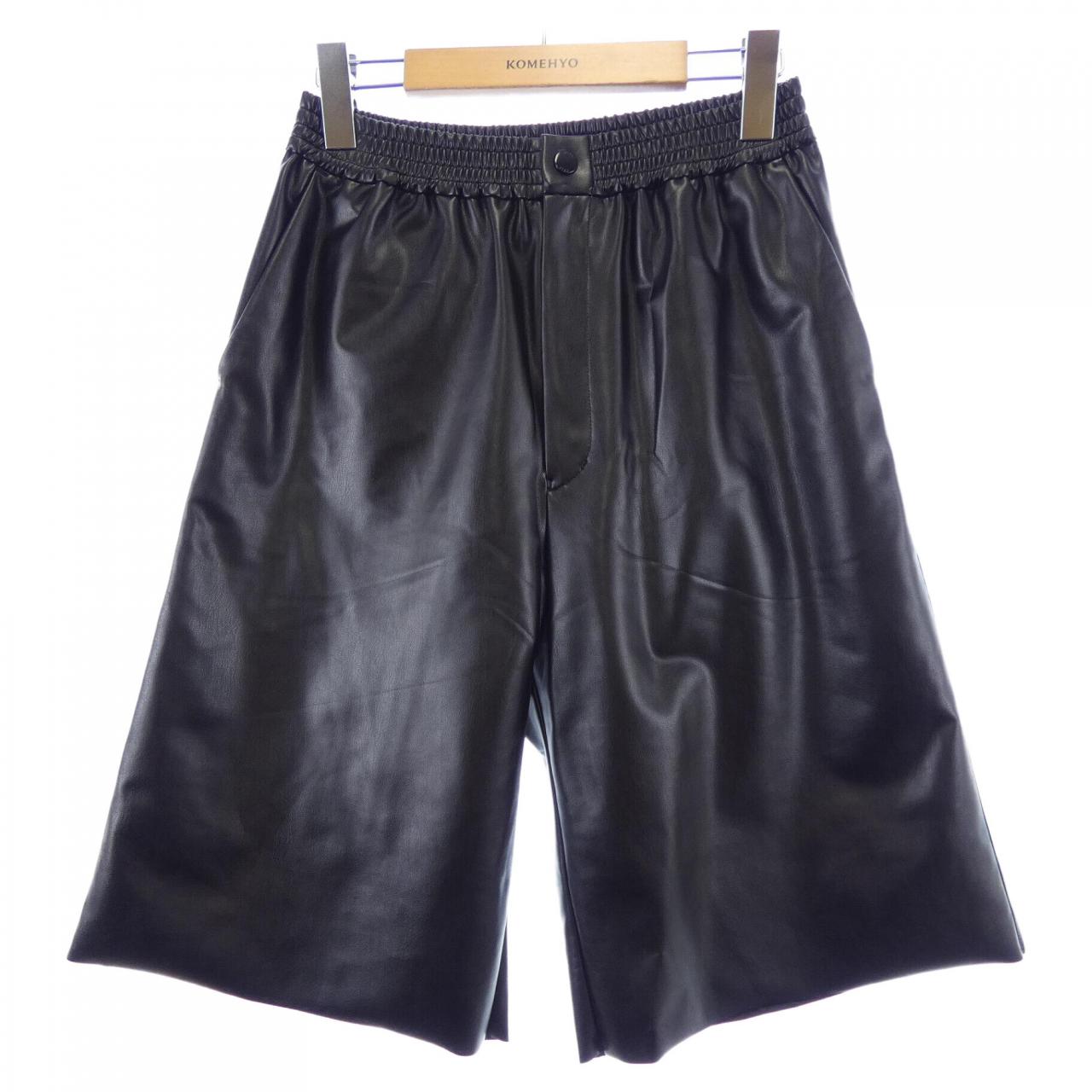 ハイク HYKE FAUX LEATHER SHORTS ショートパンツ