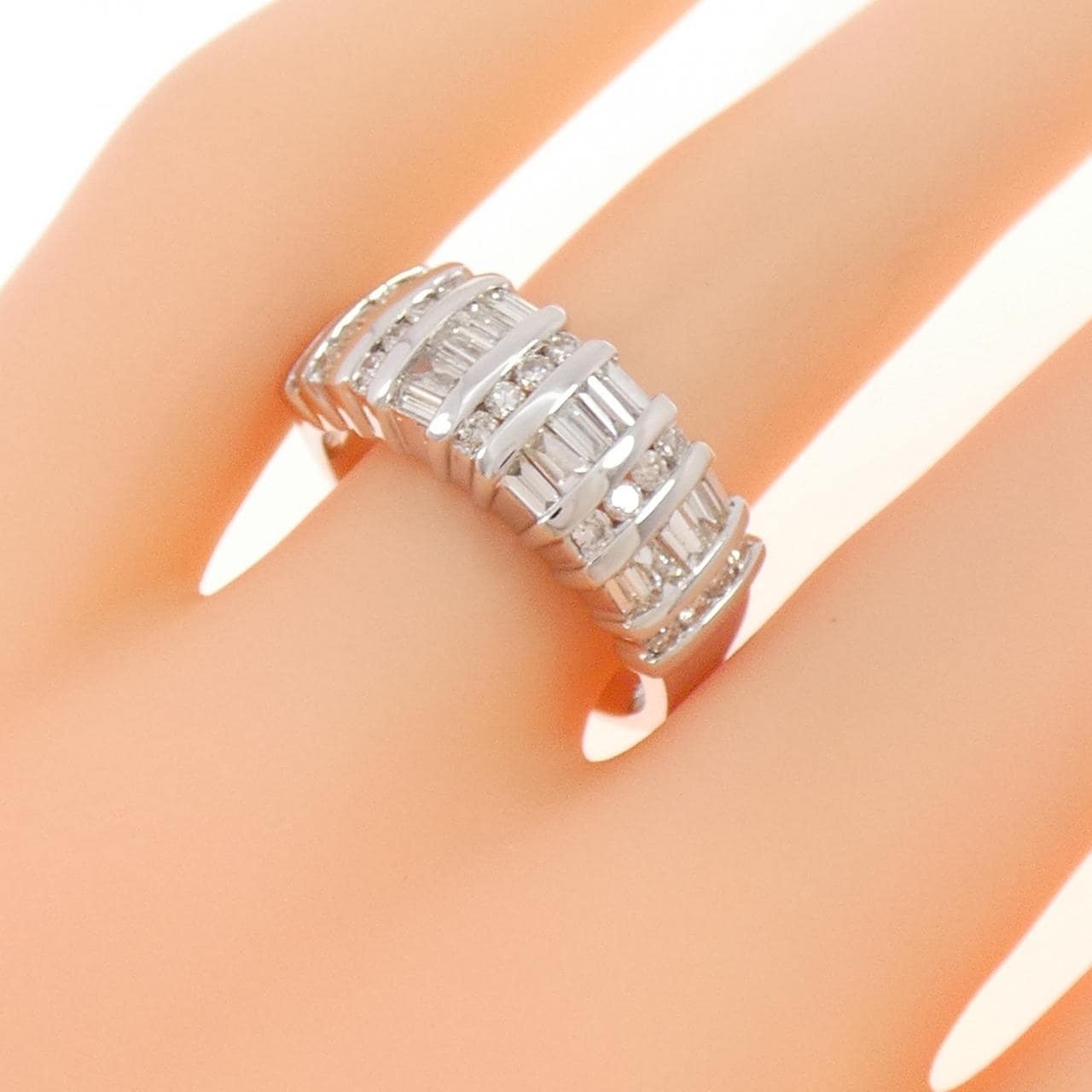 750WG ダイヤモンド リング