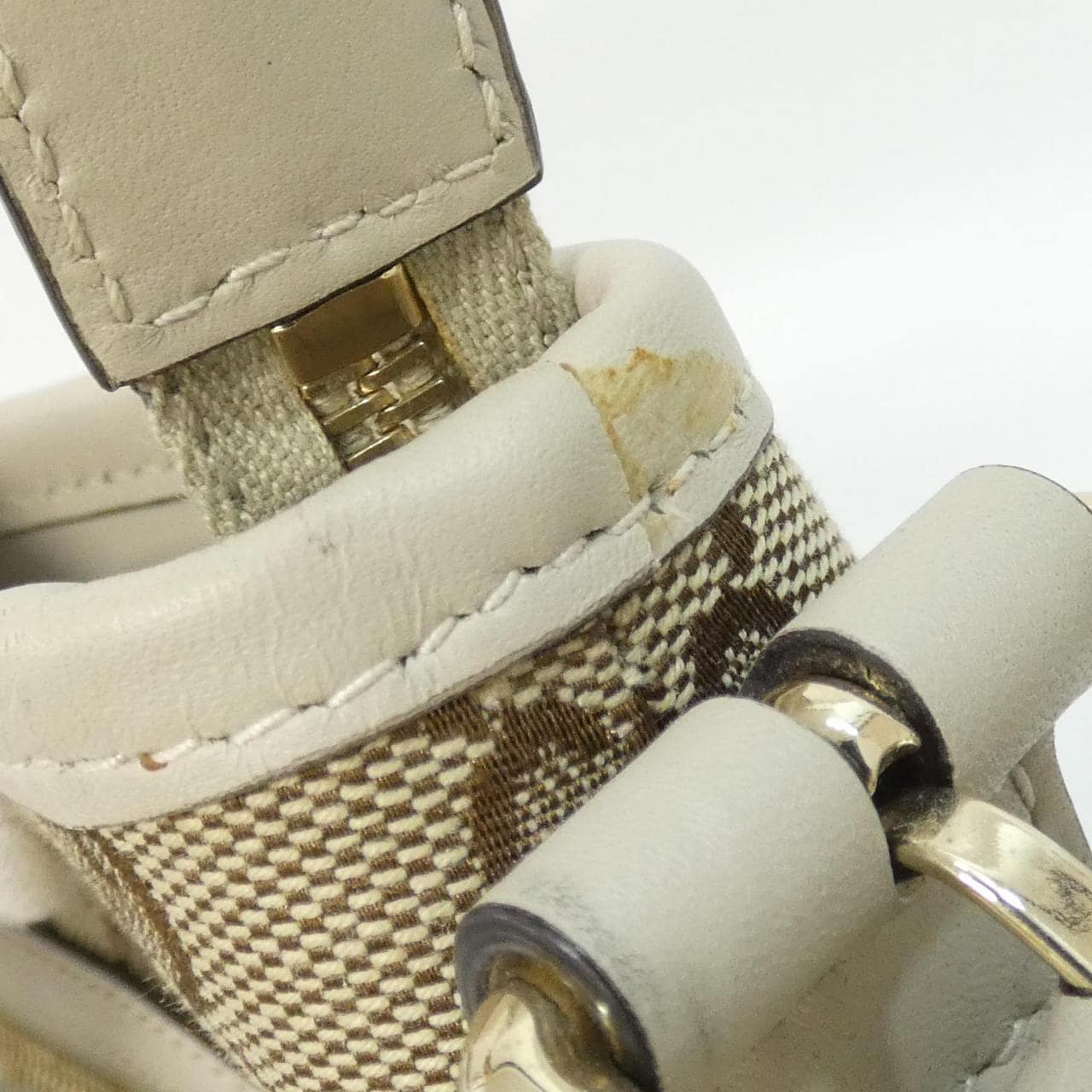 グッチ 388930 KQWFY ショルダーバッグ