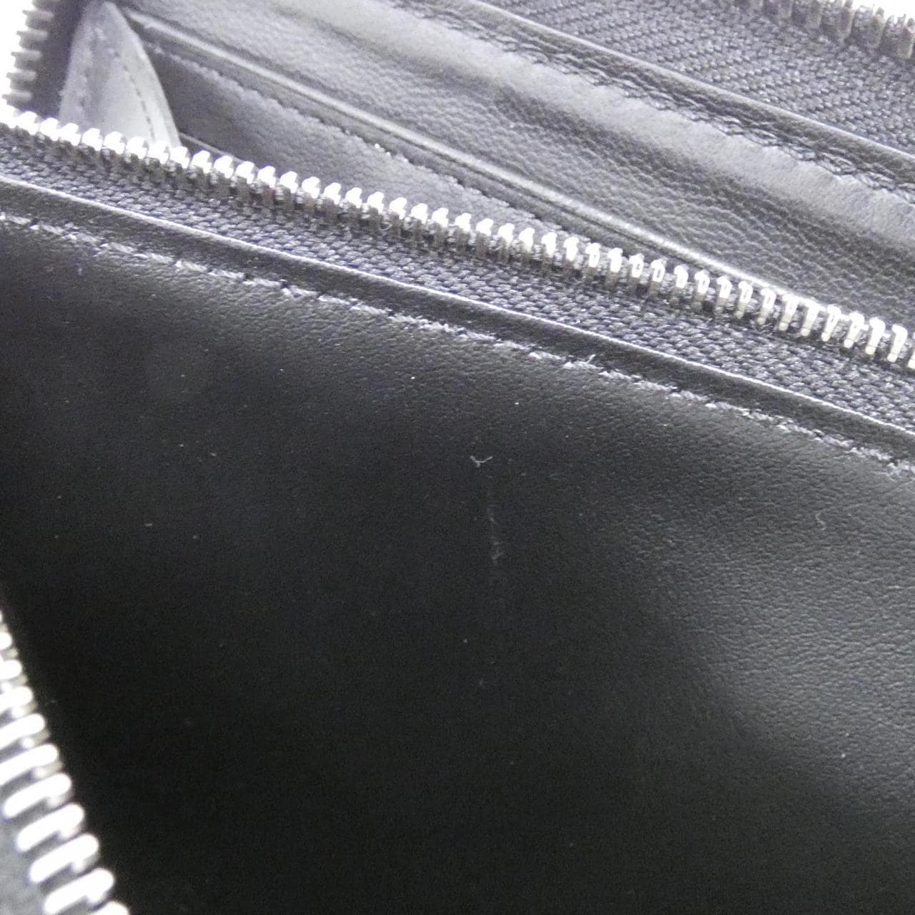 ルイヴィトン マヒナ ジッピー ウォレット M61867 財布