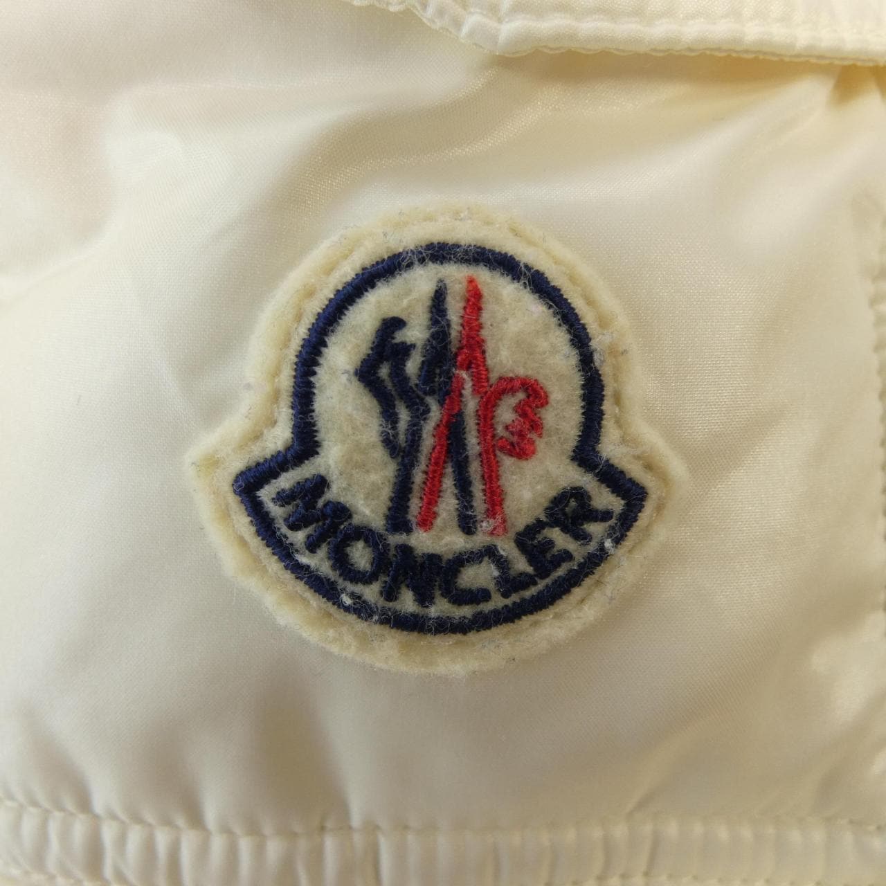 モンクレール MONCLER ダウンジャケット