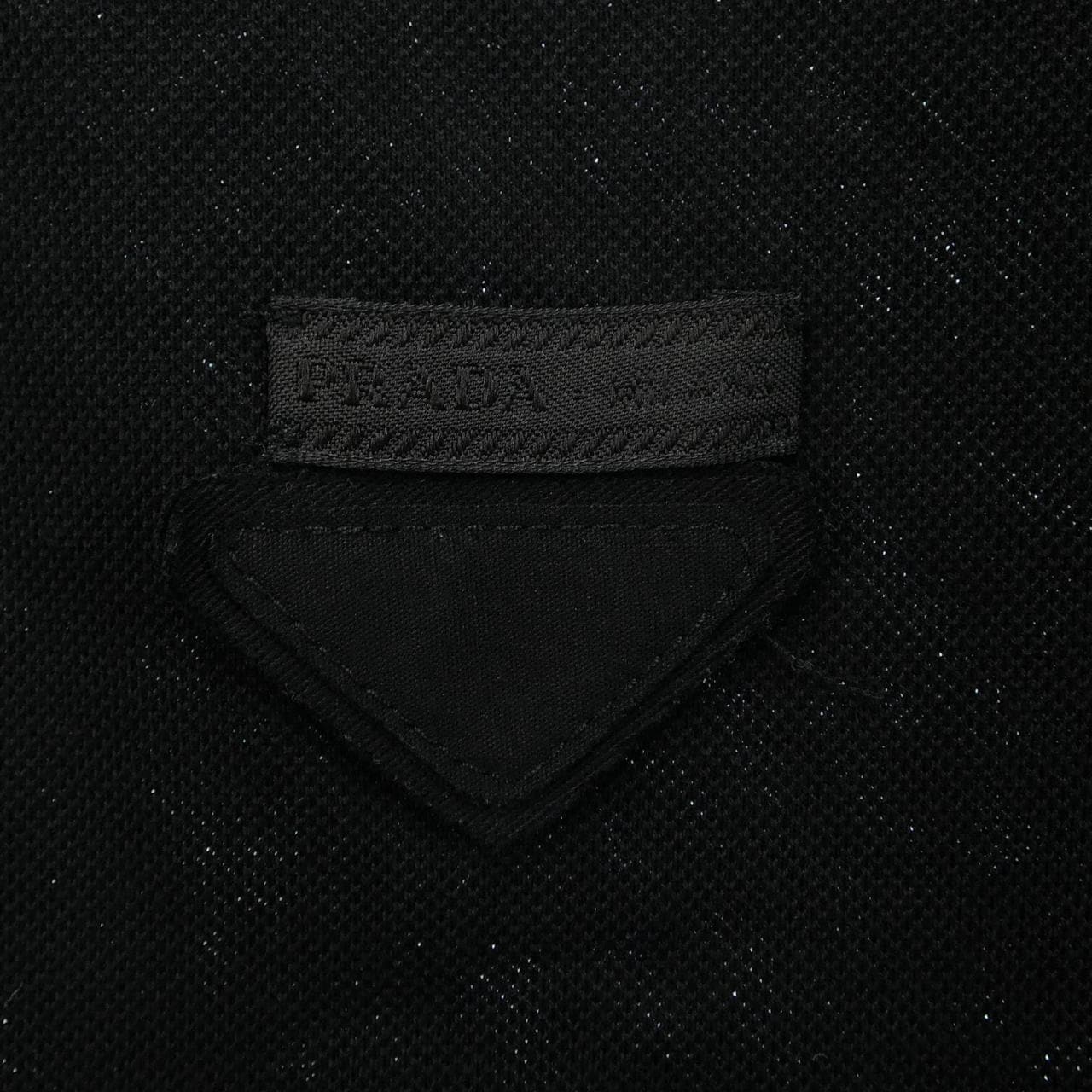 プラダ PRADA トライアングルロゴ UJN444 SWE0 XGS ポロシャツ