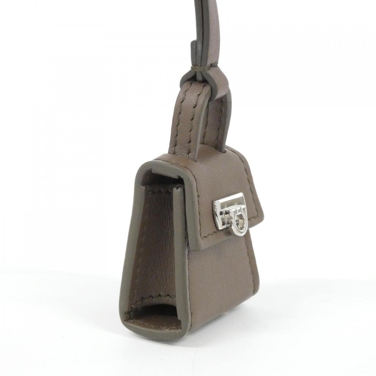 サルヴァトーレフェラガモ 22 0637 バッグチャーム