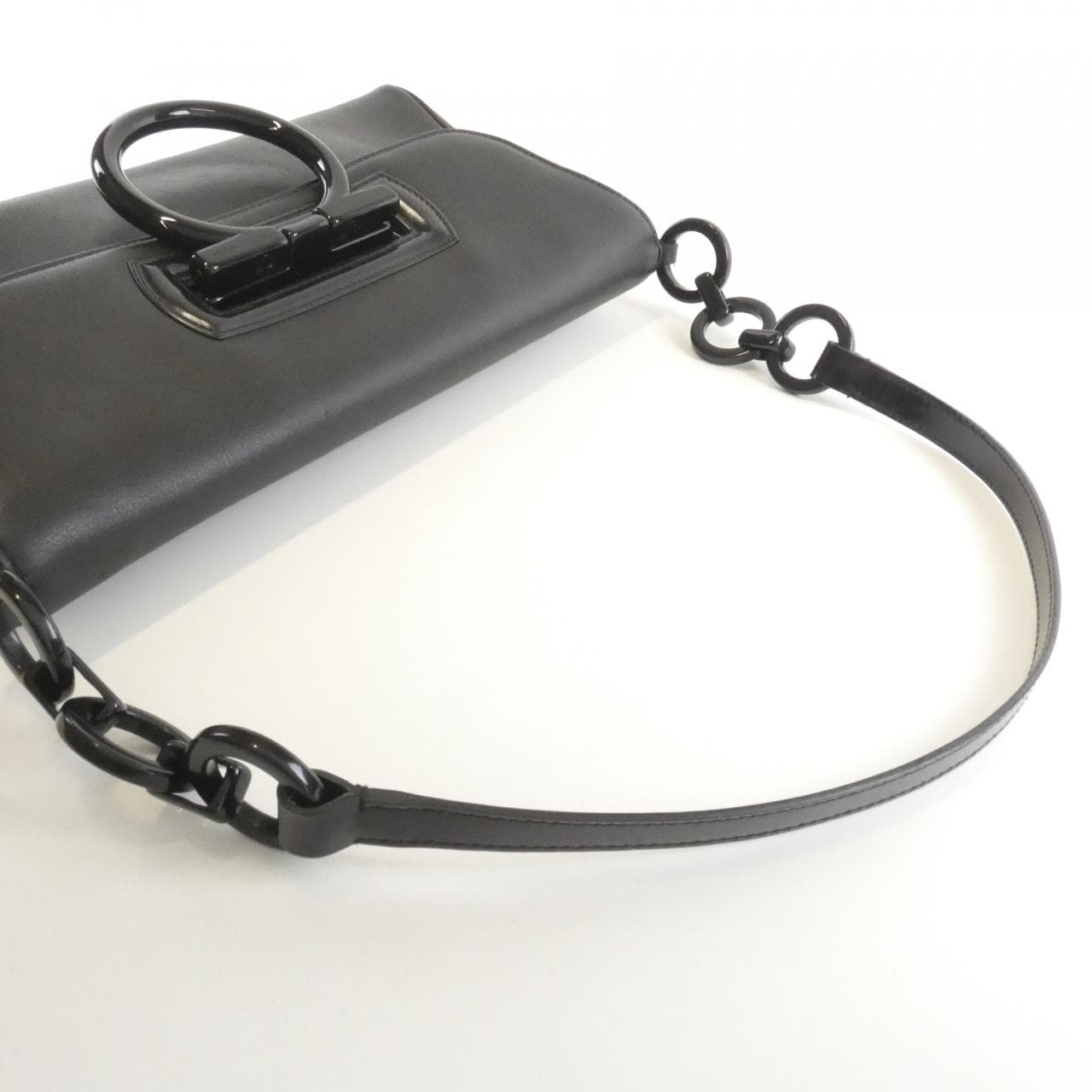 サルヴァトーレフェラガモ 21 4820 ショルダーバッグ