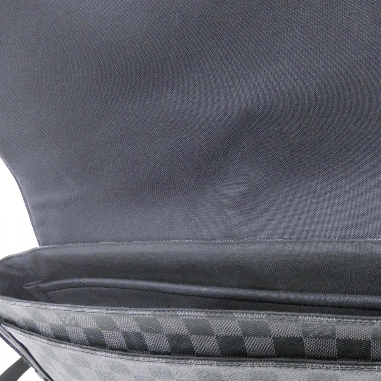 ルイヴィトン ダミエ グラフィット ディストリクト GM N41271 ショルダーバッグ