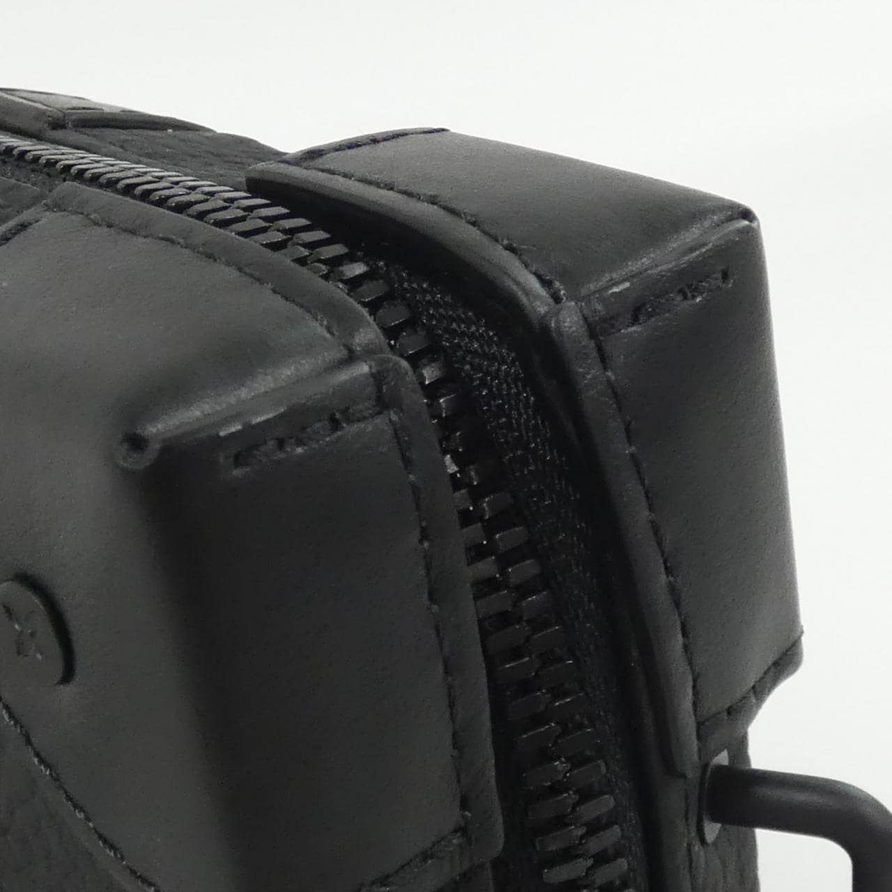 ルイヴィトン トリヨン モノグラム ソフトトランク ウォレット M80224 ショルダーバッグ