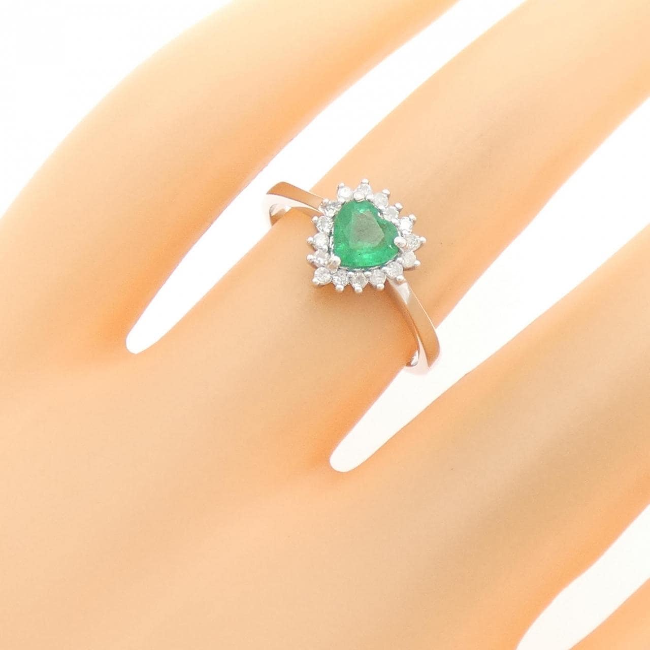 K18WG ハート エメラルド リング 0.49CT