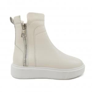 nouer スニーカー