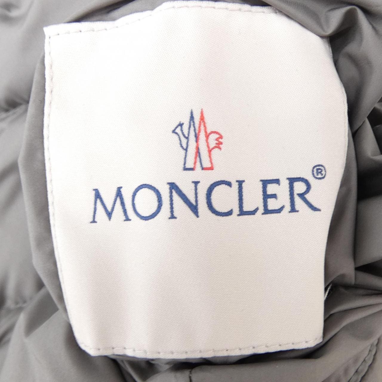 モンクレール MONCLER AVER ダウンジャケット