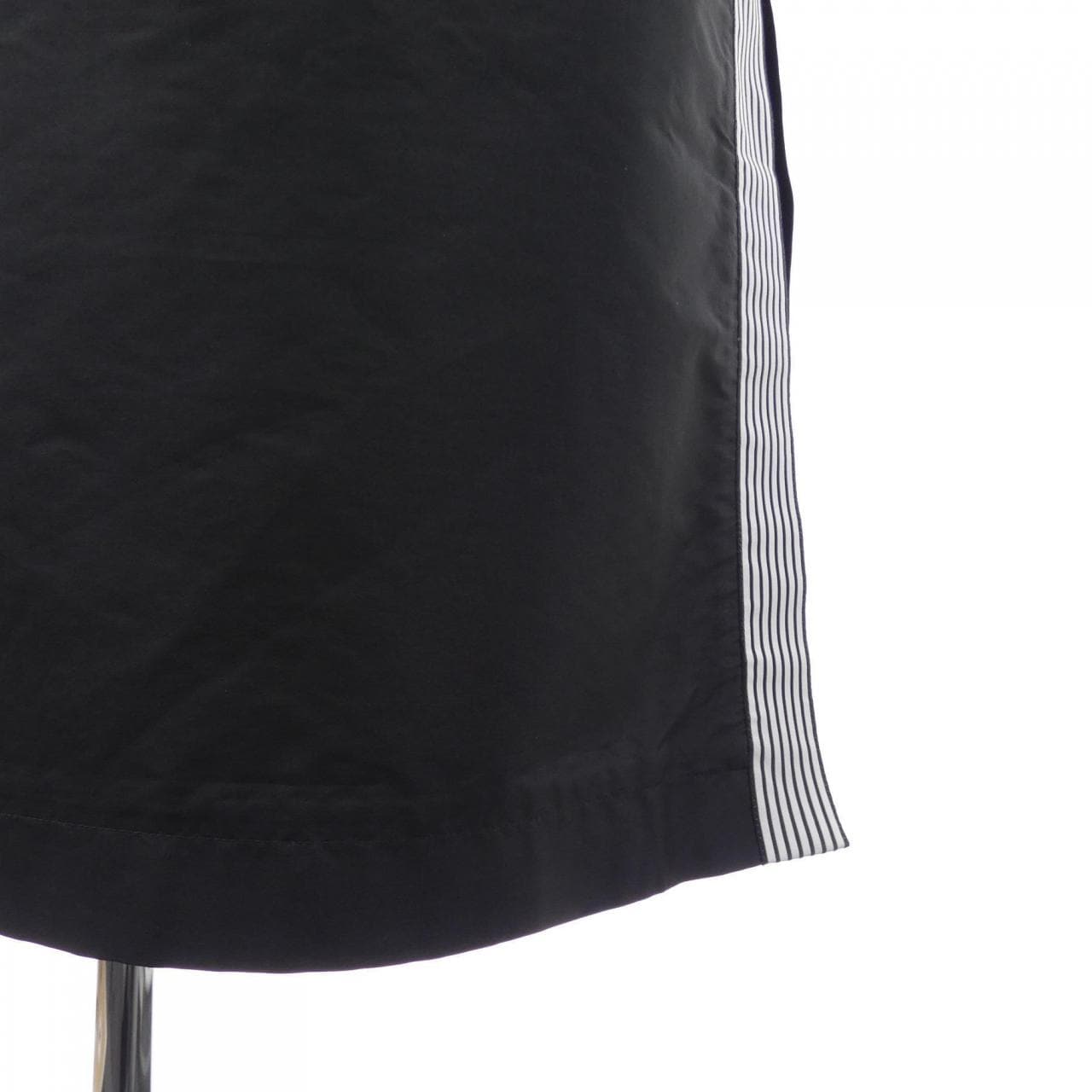 クリスチャンディオール CHRISTIAN DIOR 527J30A2205 スカート