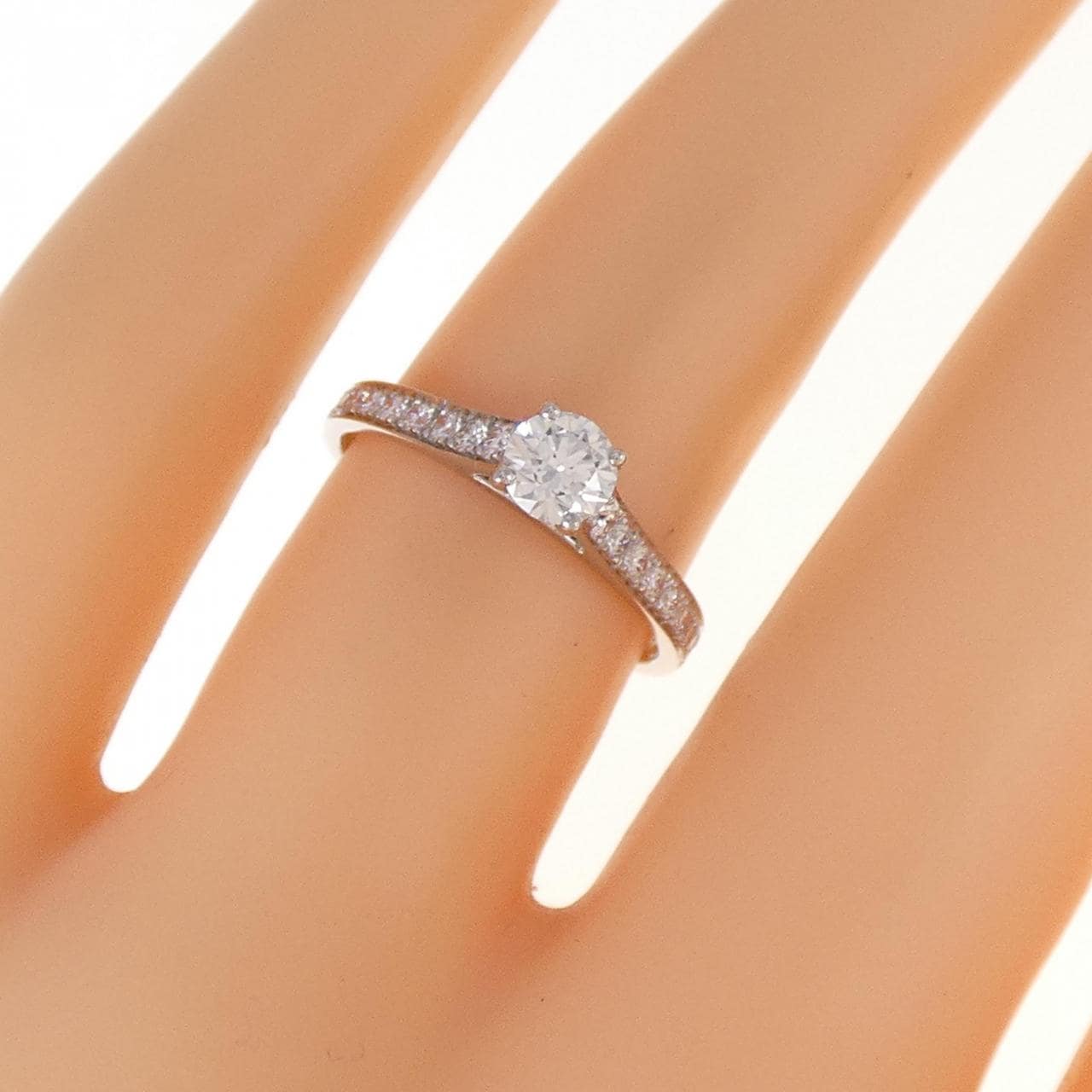 ヴァンクリーフ&アーペル ロマンス リング 0.30CT E VVS1 EXT