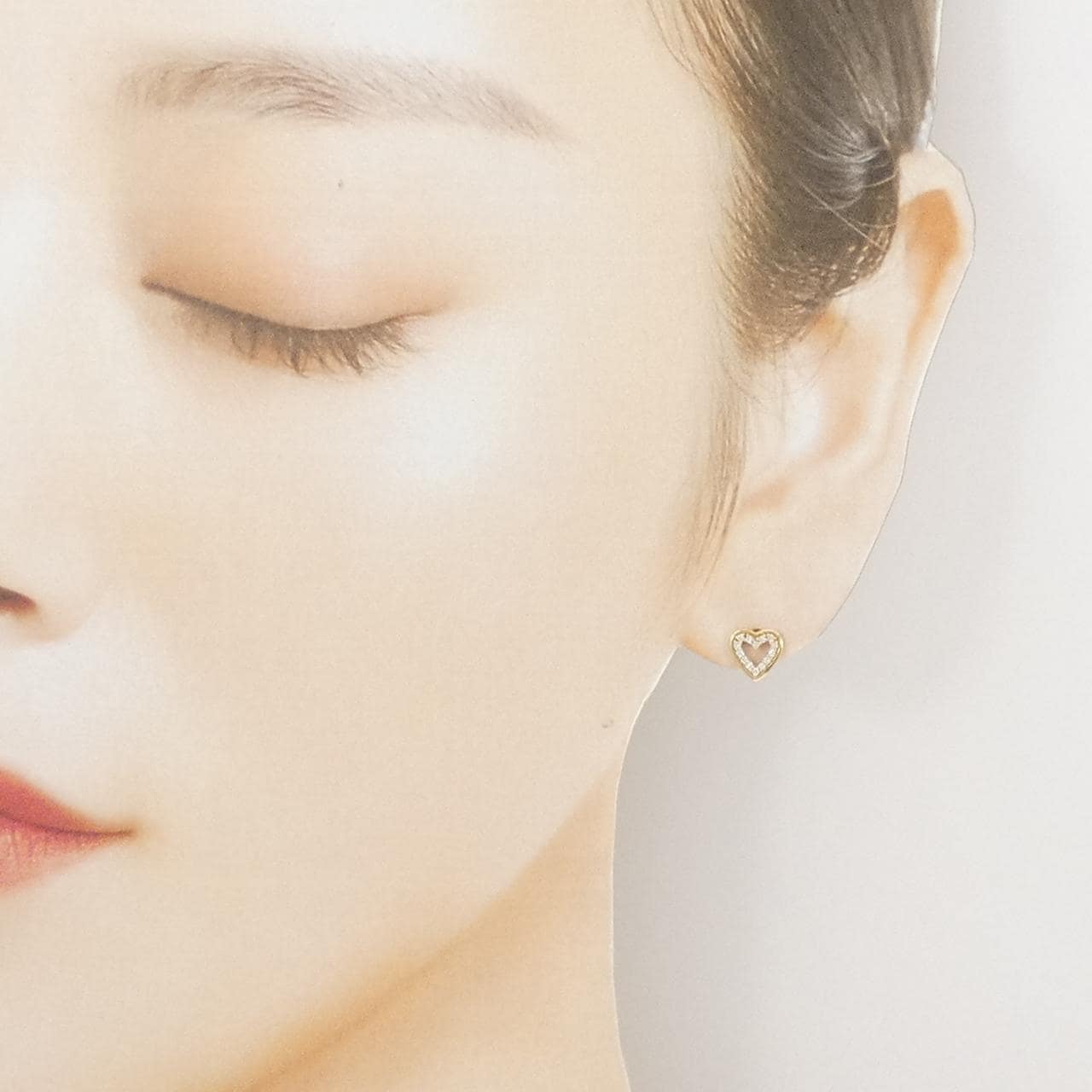 [BRAND NEW] K18YG Heart Diamond Earrings 0.08CT