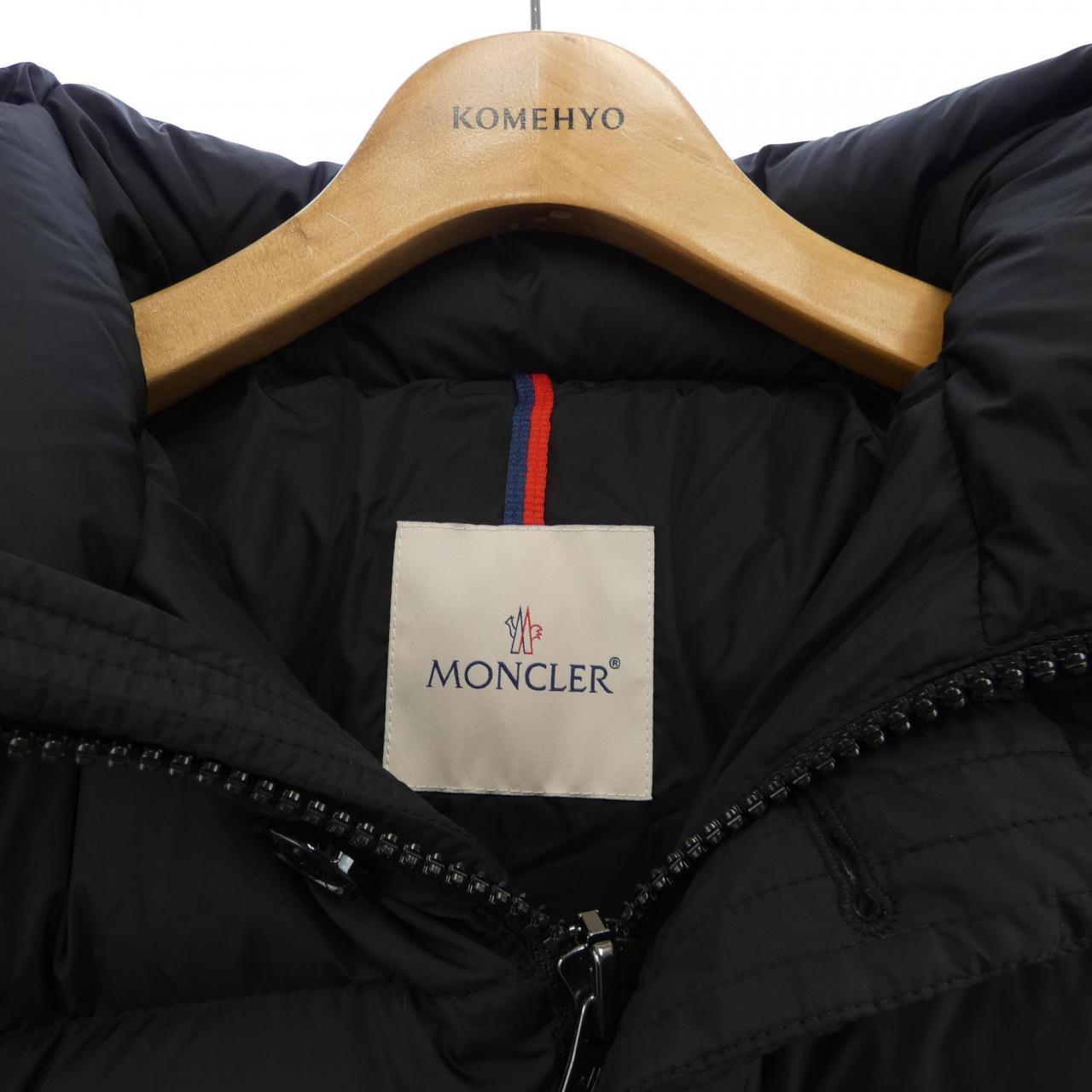 モンクレール MONCLER ダウンジャケット