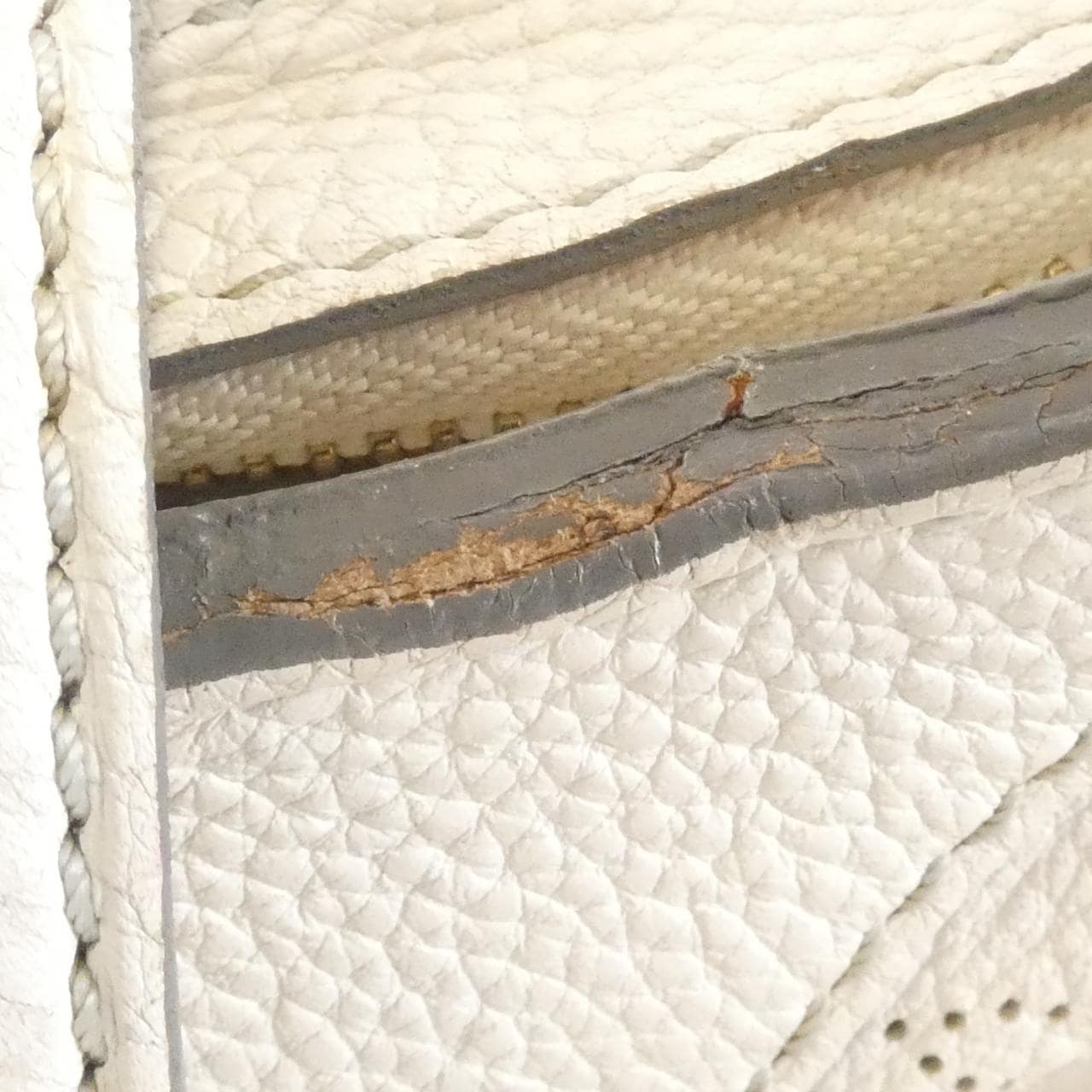 ルイヴィトン マヒナ ソーラー PM M93126 ショルダーバッグ