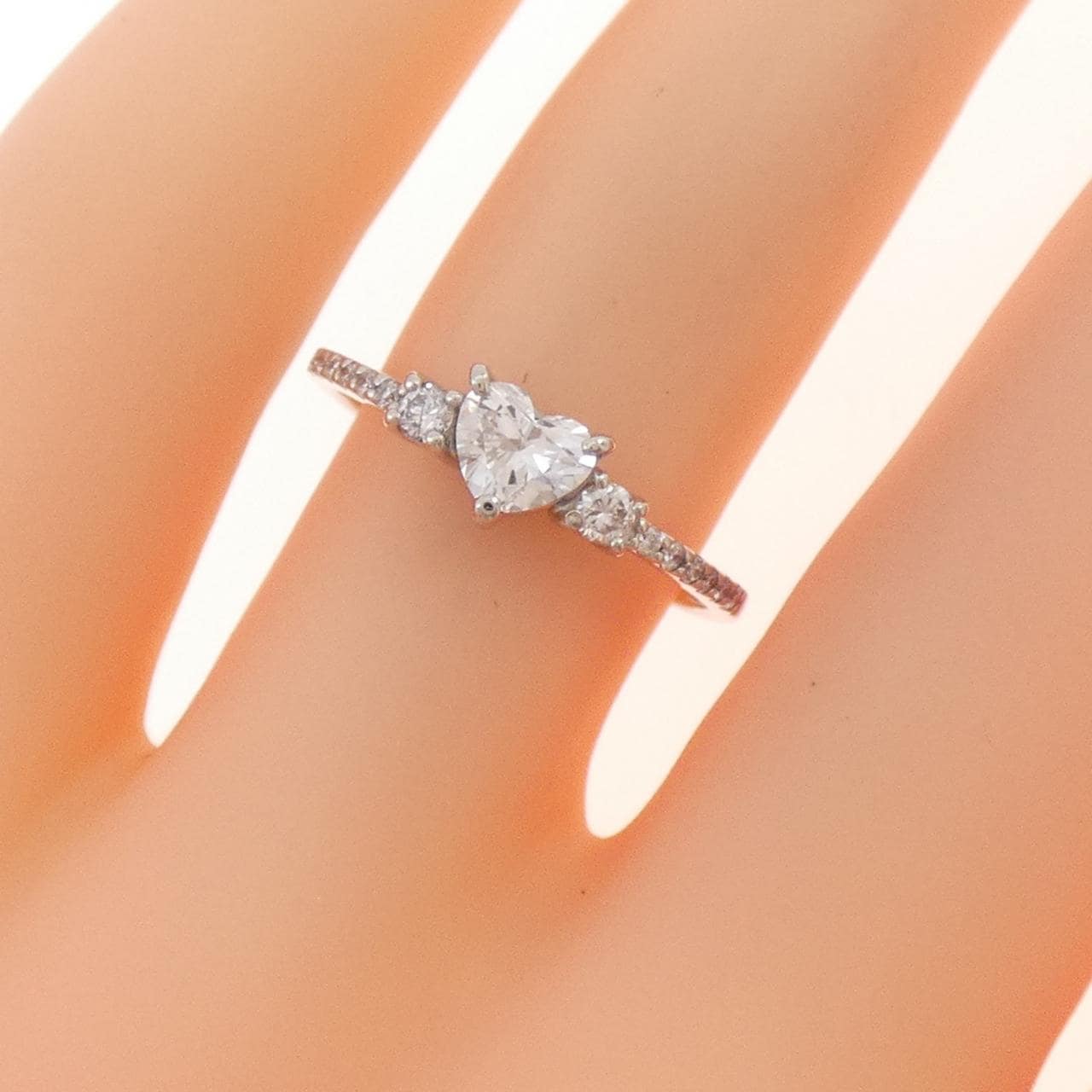 PT ダイヤモンド リング 0.310CT E SI2 ハートシェイプ