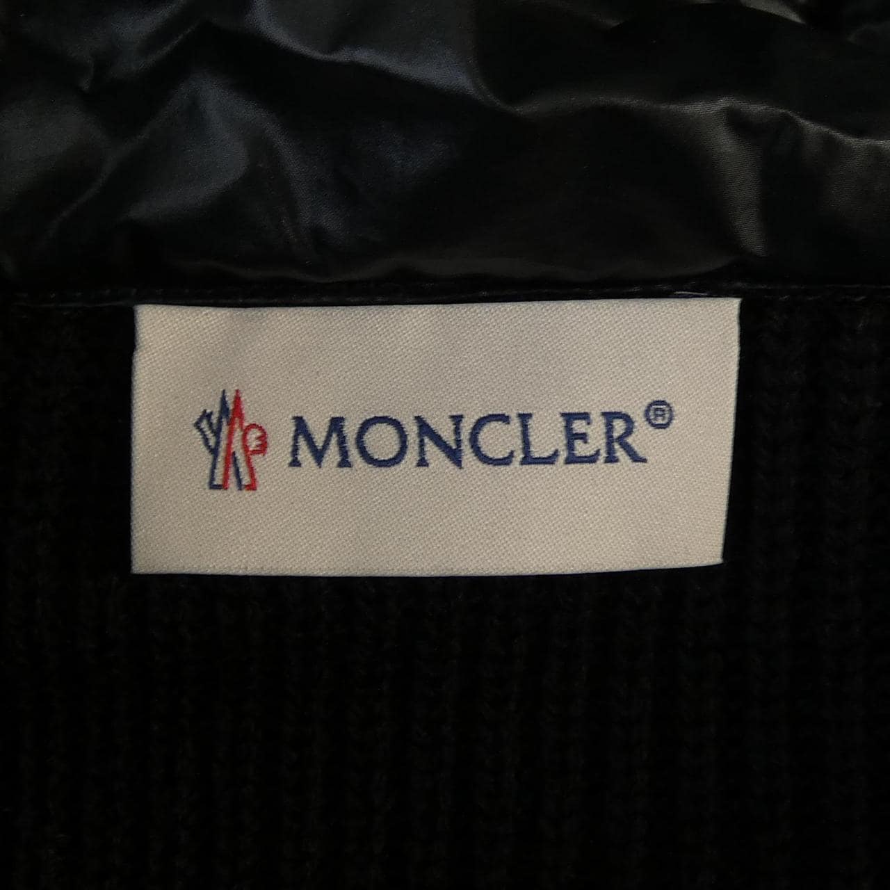 【新品】モンクレール MONCLER 20919B00028 M1131 ダウンジャケット