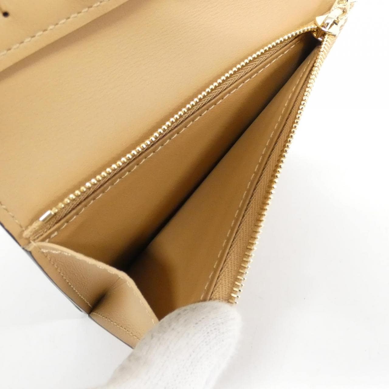 ルイヴィトン トリヨン LVヴェルティカル CPウォレット M81561 財布