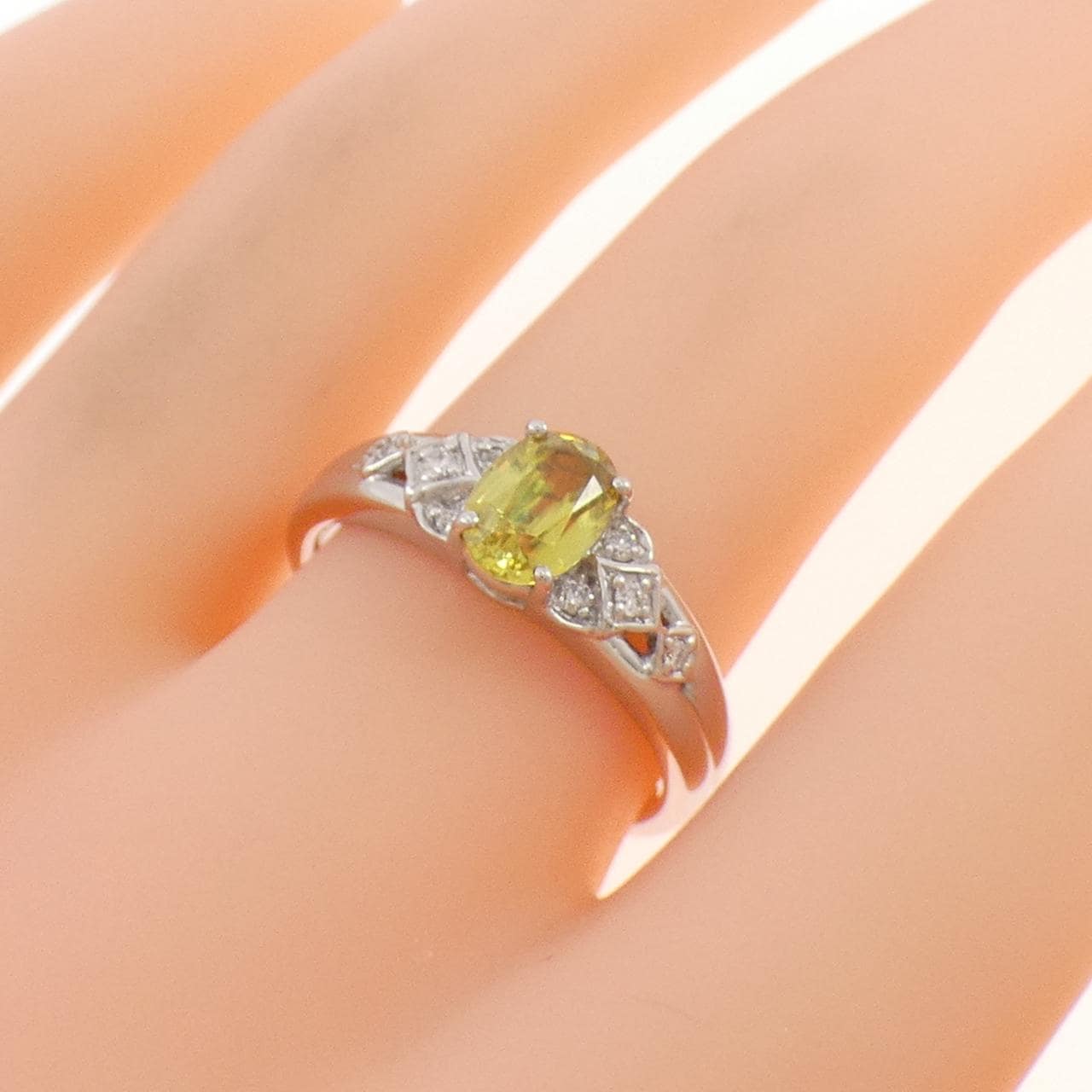 K18WG スフェーン リング 1.02CT