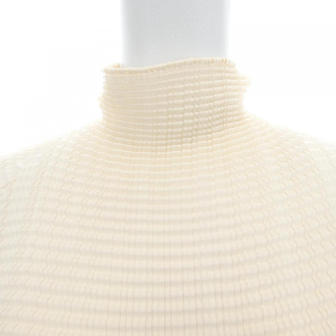 イッセイミヤケ ISSEY MIYAKE IM02FJ408 トップス