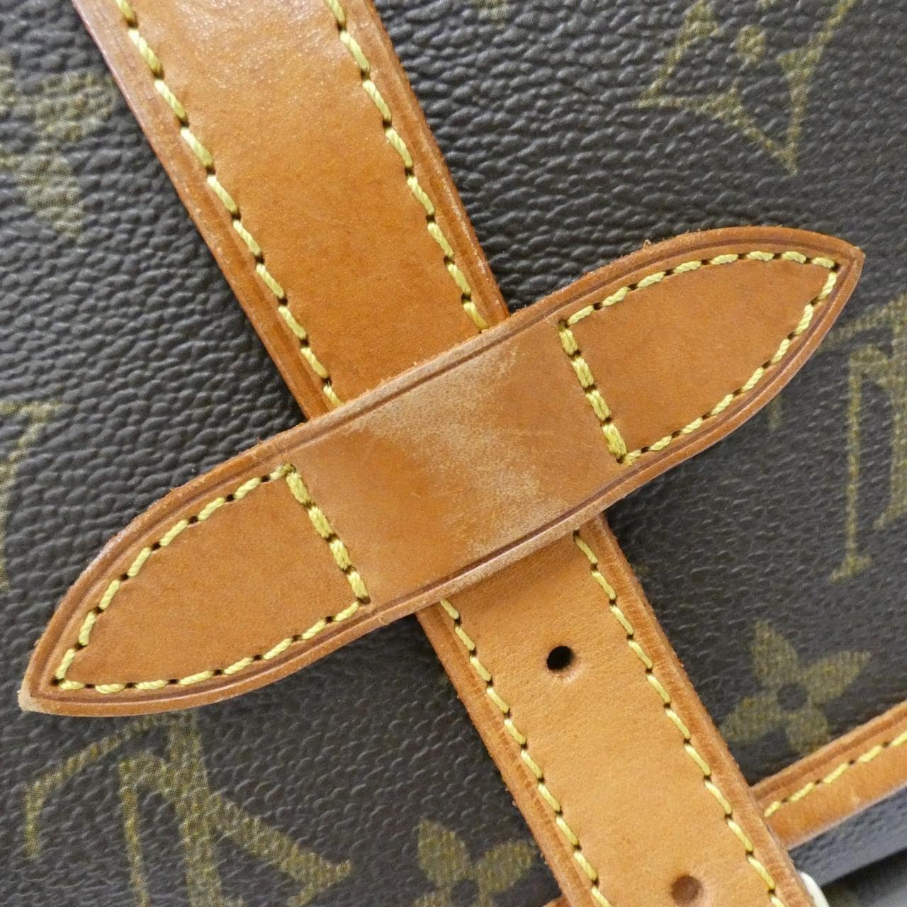 ルイヴィトン モノグラム ソミュール 30cm M42256 ショルダーバッグ