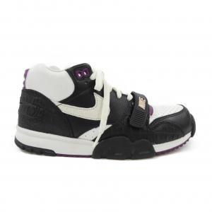 ナイキ NIKE スニーカー