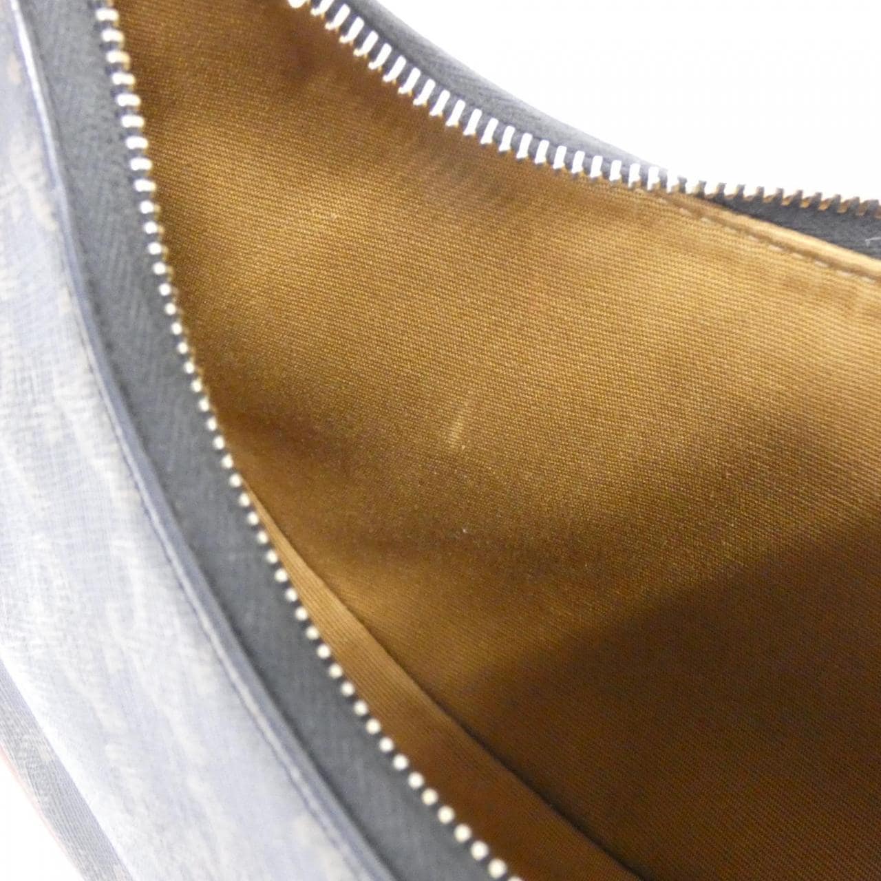 セリーヌ アヴァ 193952BZJ ショルダーバッグ