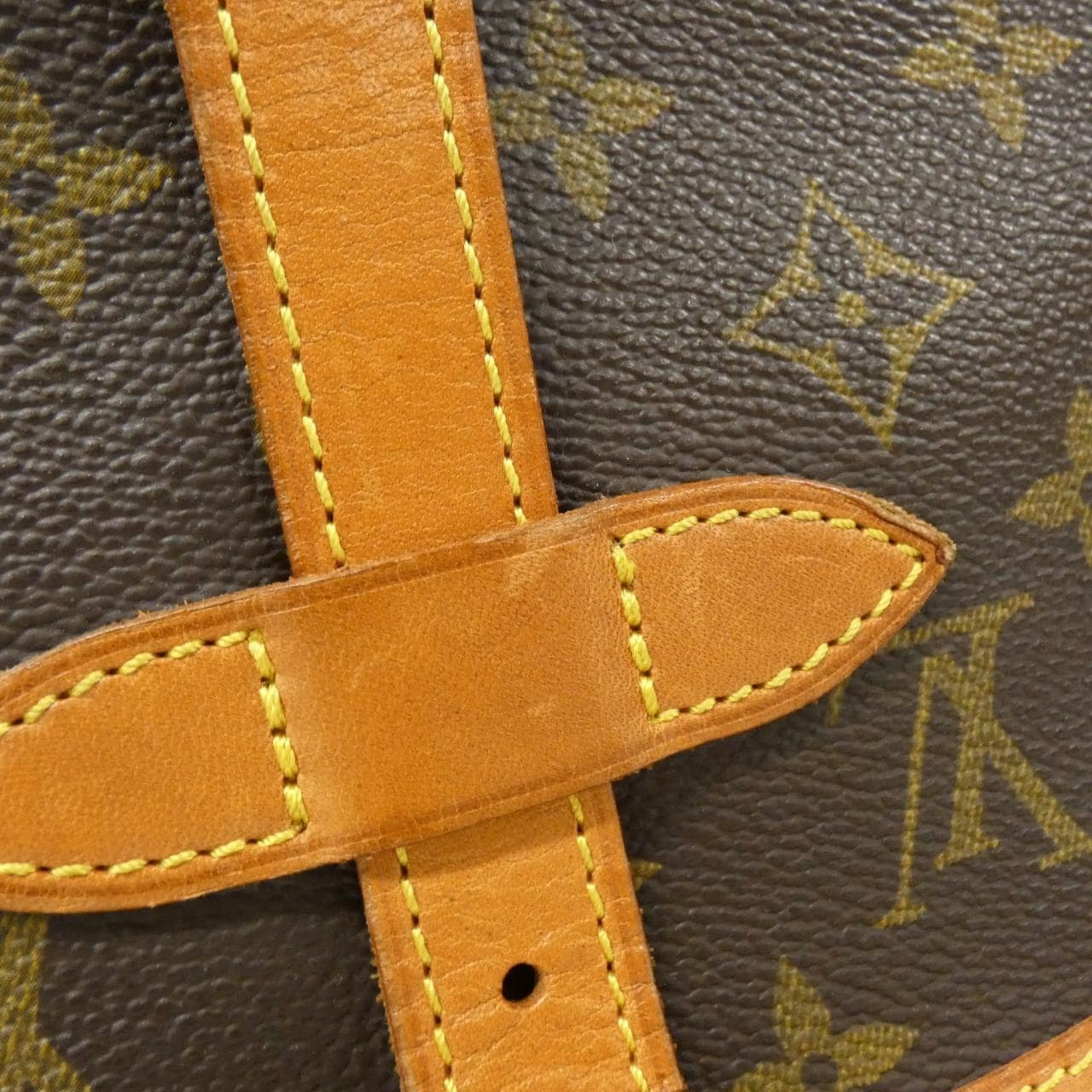 ルイヴィトン モノグラム ソミュール 30cm M42256 ショルダーバッグ